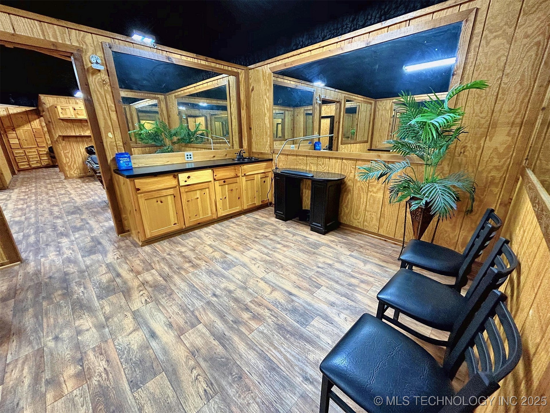 6753 E 620 Road Locust Grove OK 74352