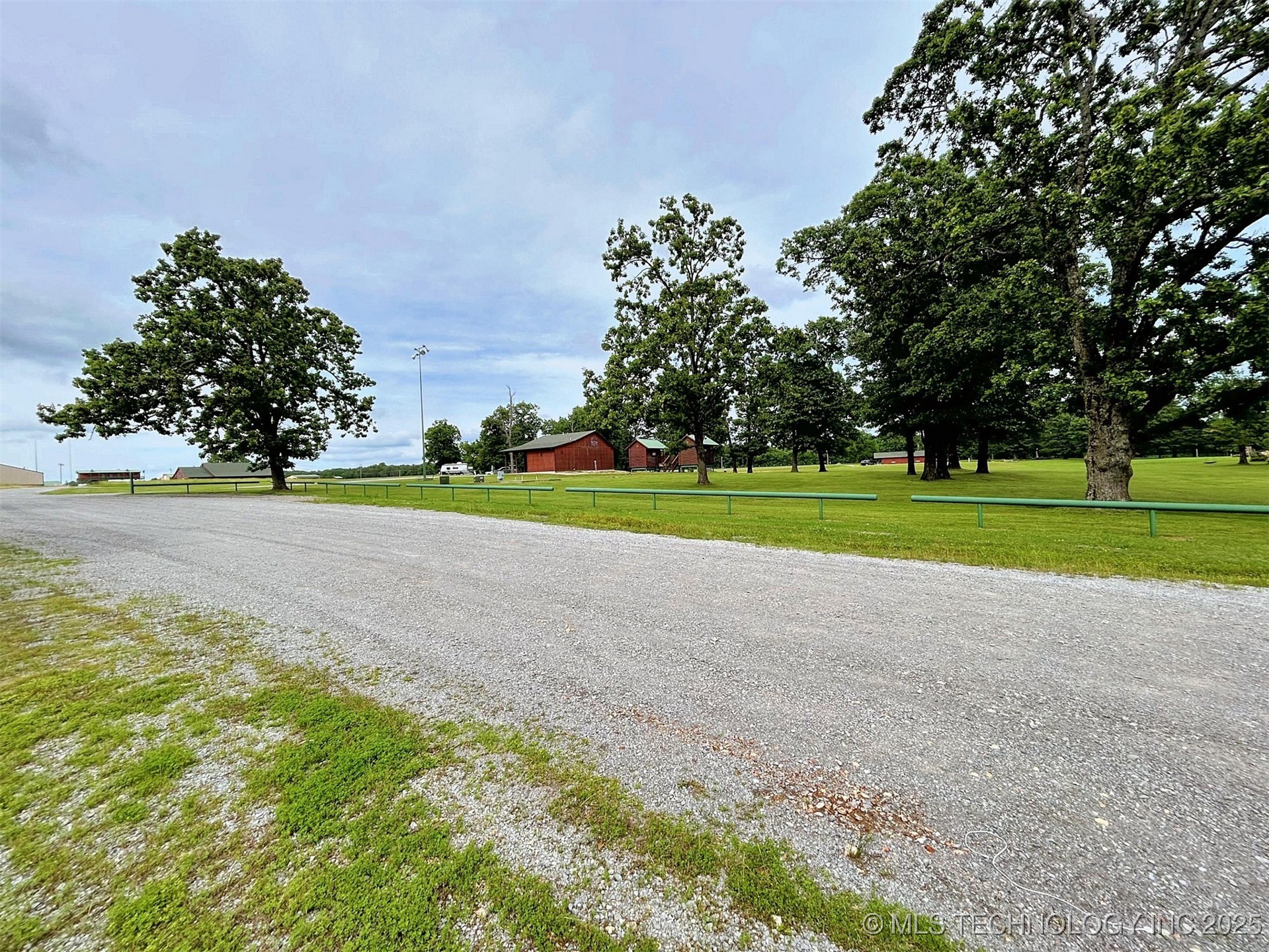 6753 E 620 Road Locust Grove OK 74352