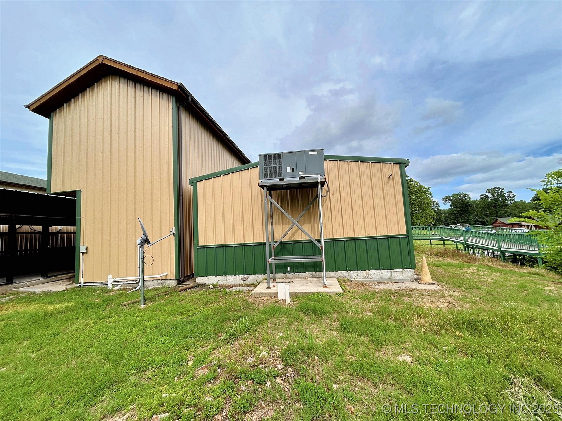6753 E 620 Road Locust Grove OK 74352