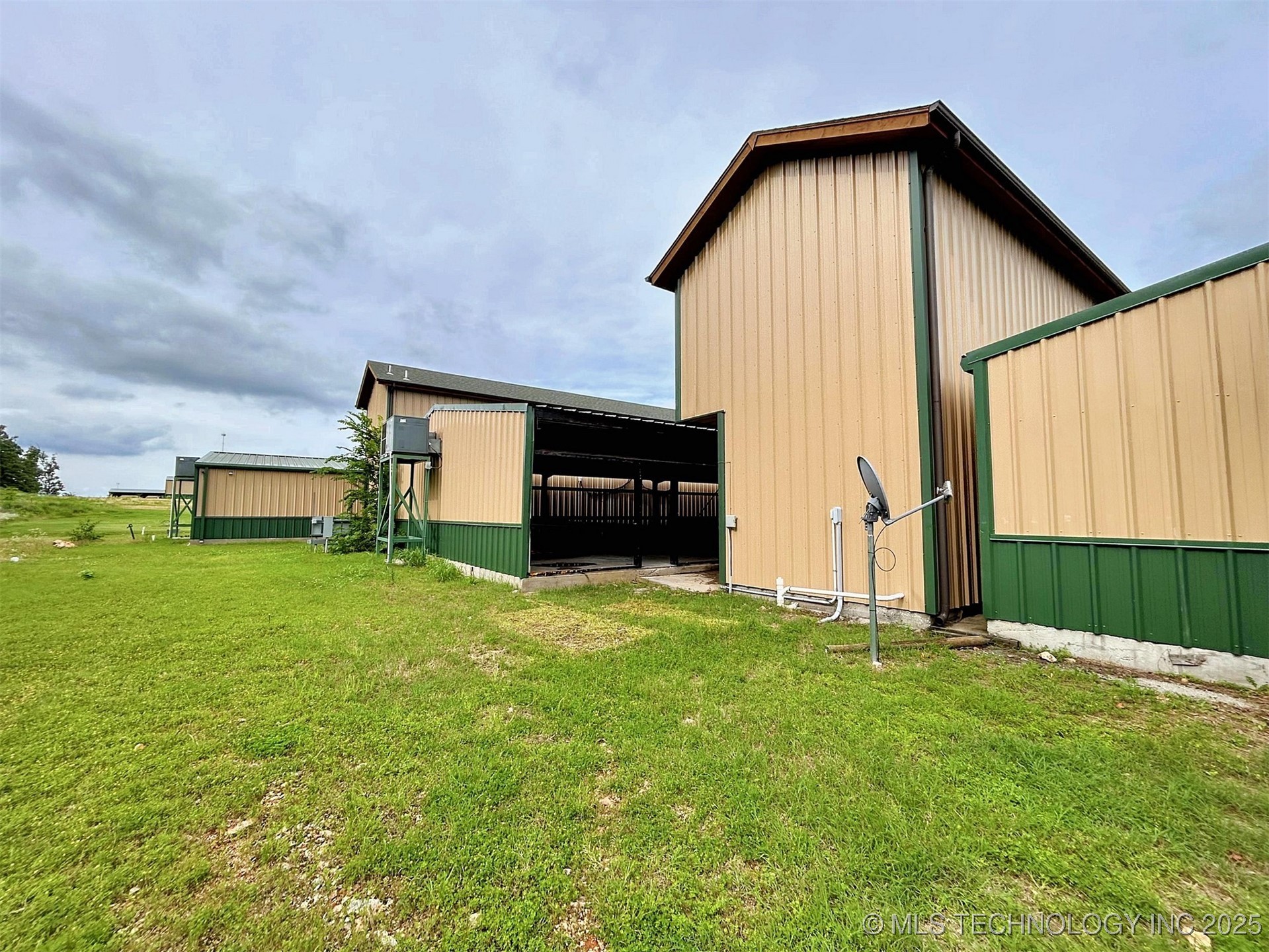 6753 E 620 Road Locust Grove OK 74352