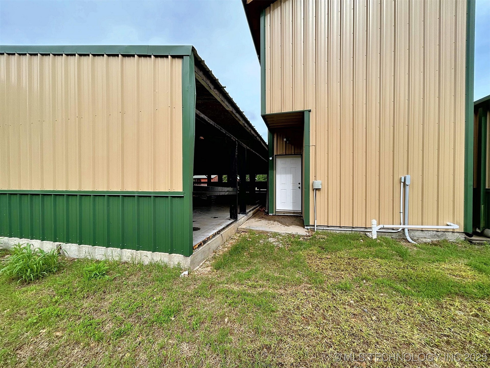 6753 E 620 Road Locust Grove OK 74352