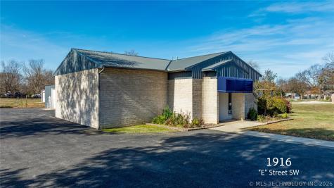 1916 E Southwest Street Miami OK 74354