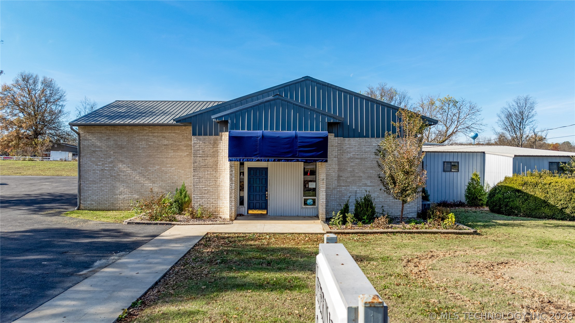 1916 E Southwest Street Miami OK 74354
