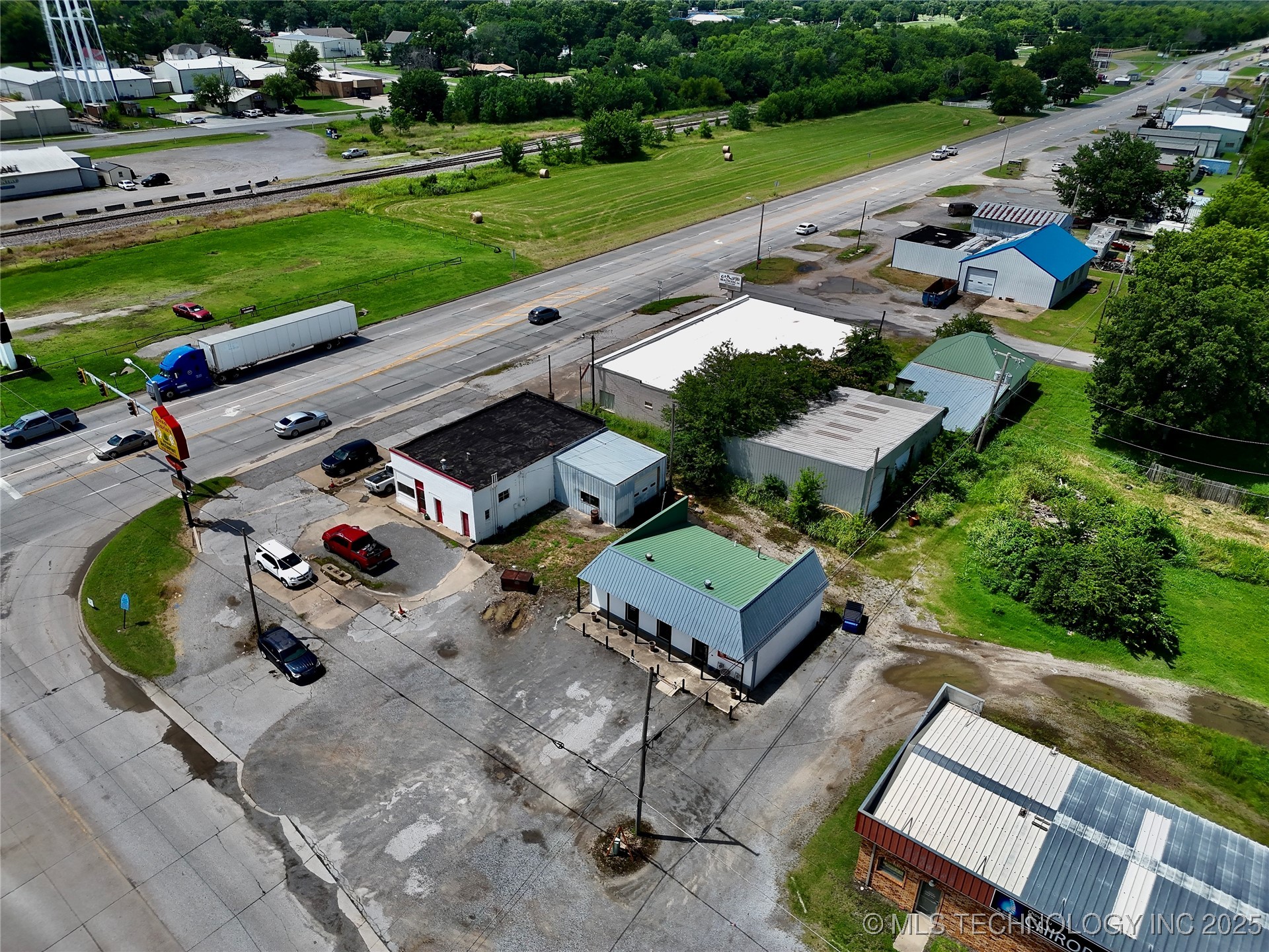 102 N Chouteau Chouteau OK 74337