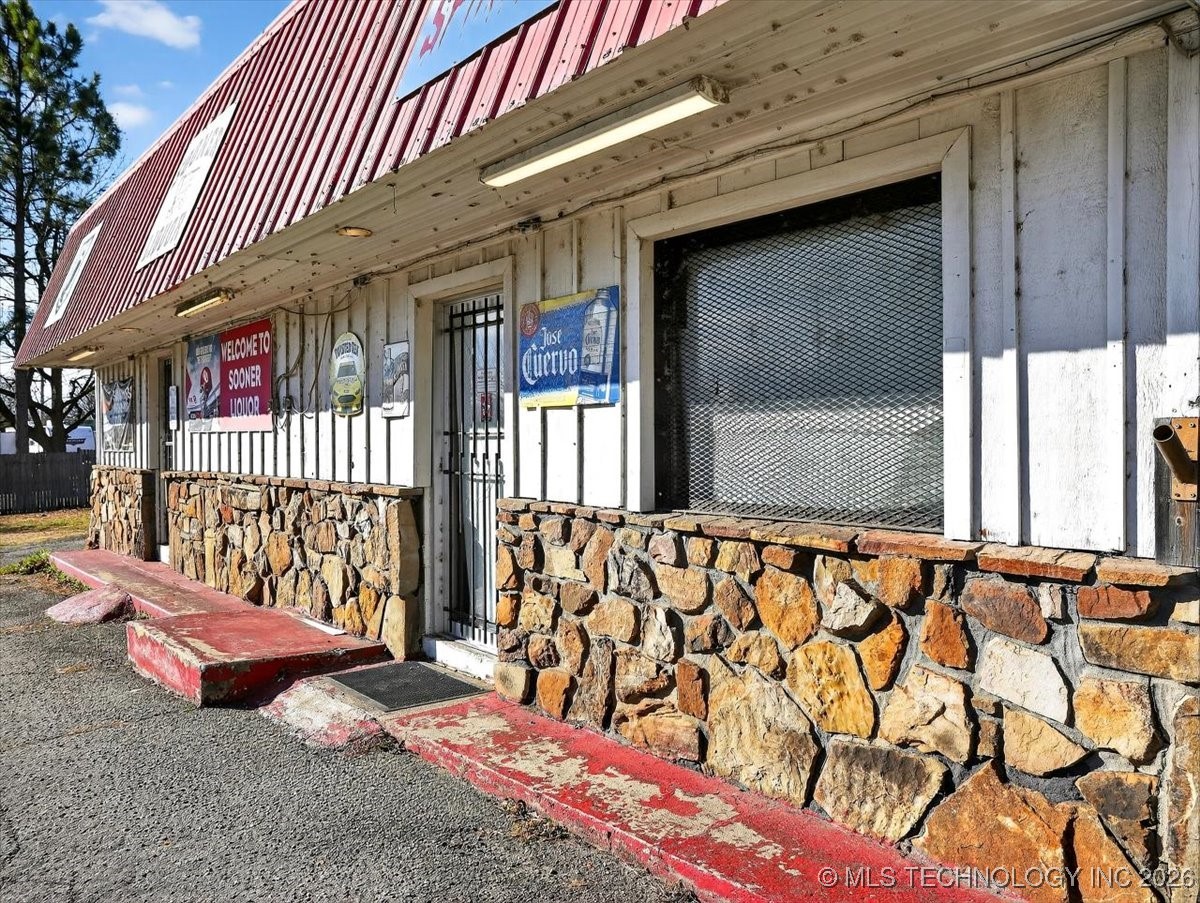 100 W 1st Heavener OK 74937