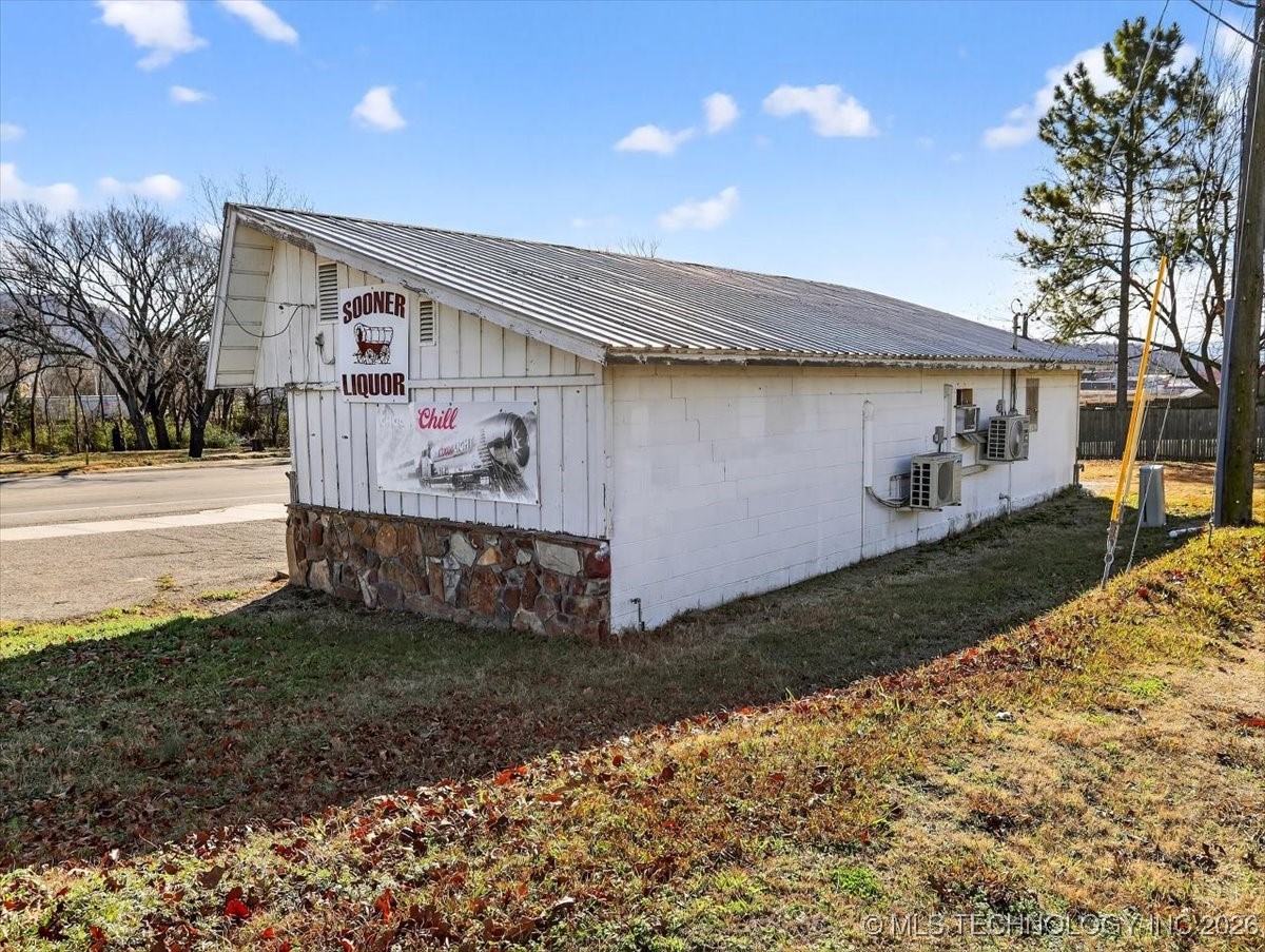 100 W 1st Heavener OK 74937