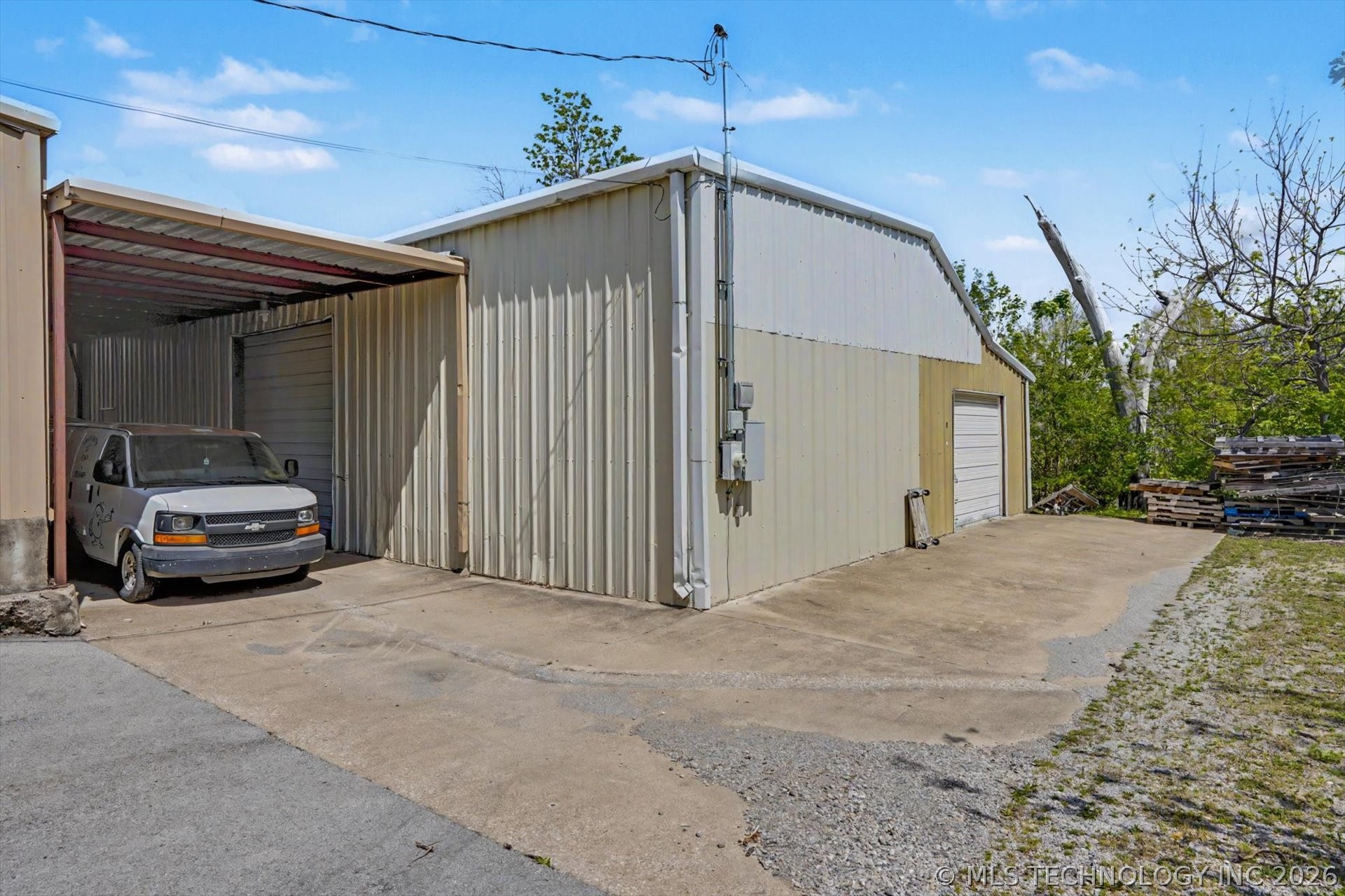 614 E Dewey Street Sapulpa OK 74066