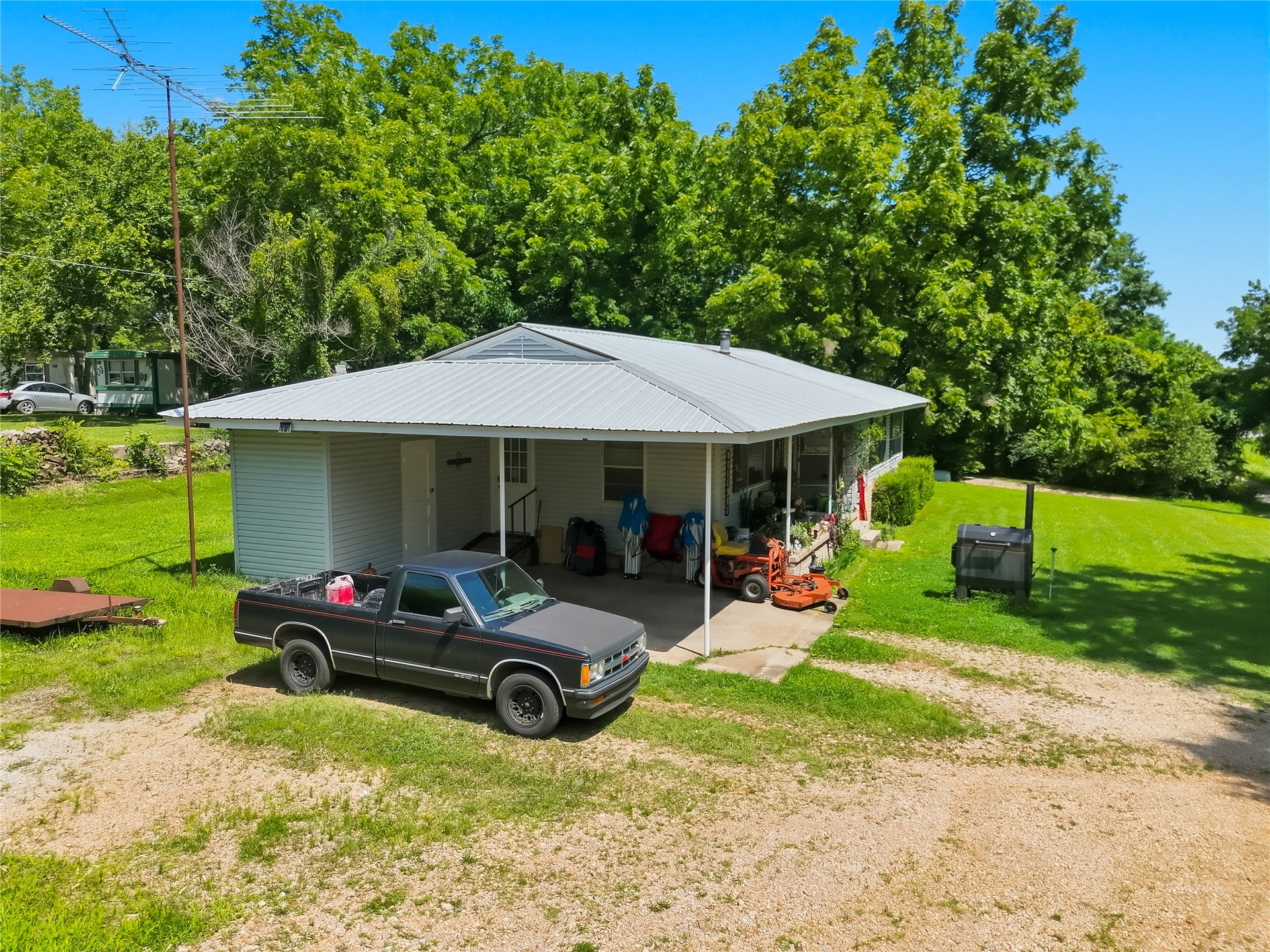 320 W Tulsa Avenue Kansas OK 74347