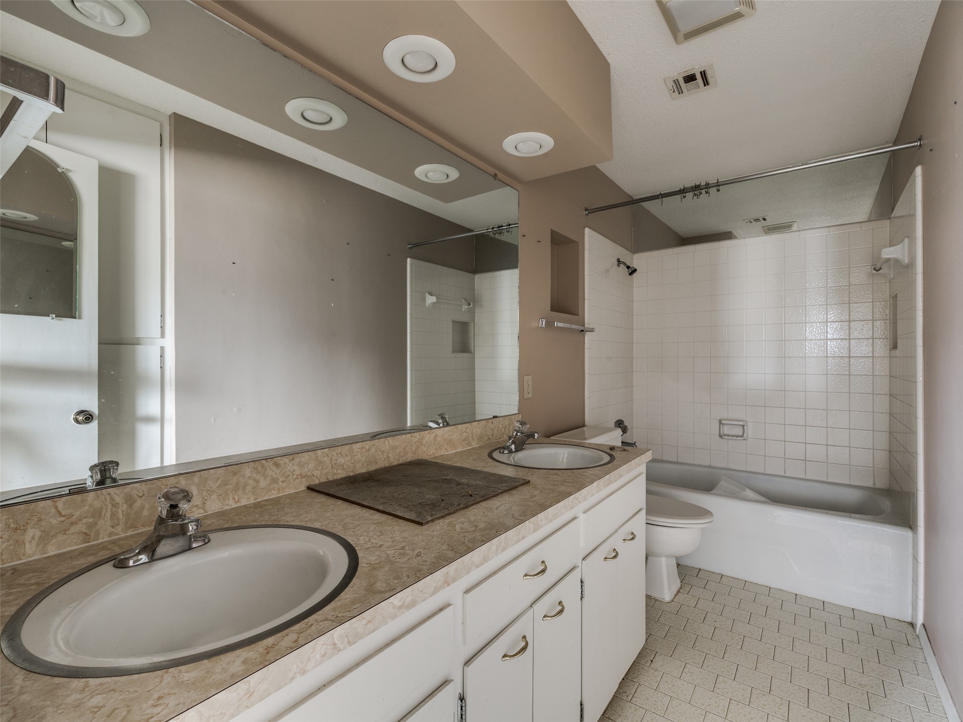 115 S Choctaw Bartlesville OK 74003