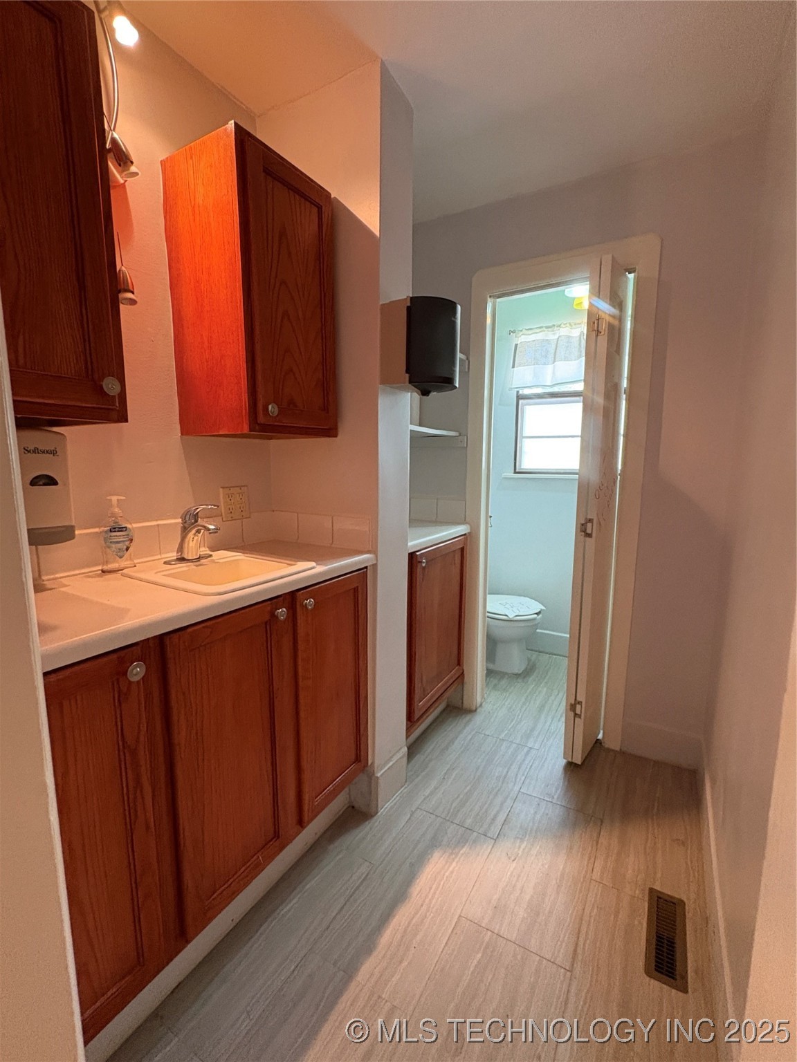 1239 W Main Street Jenks OK 74037