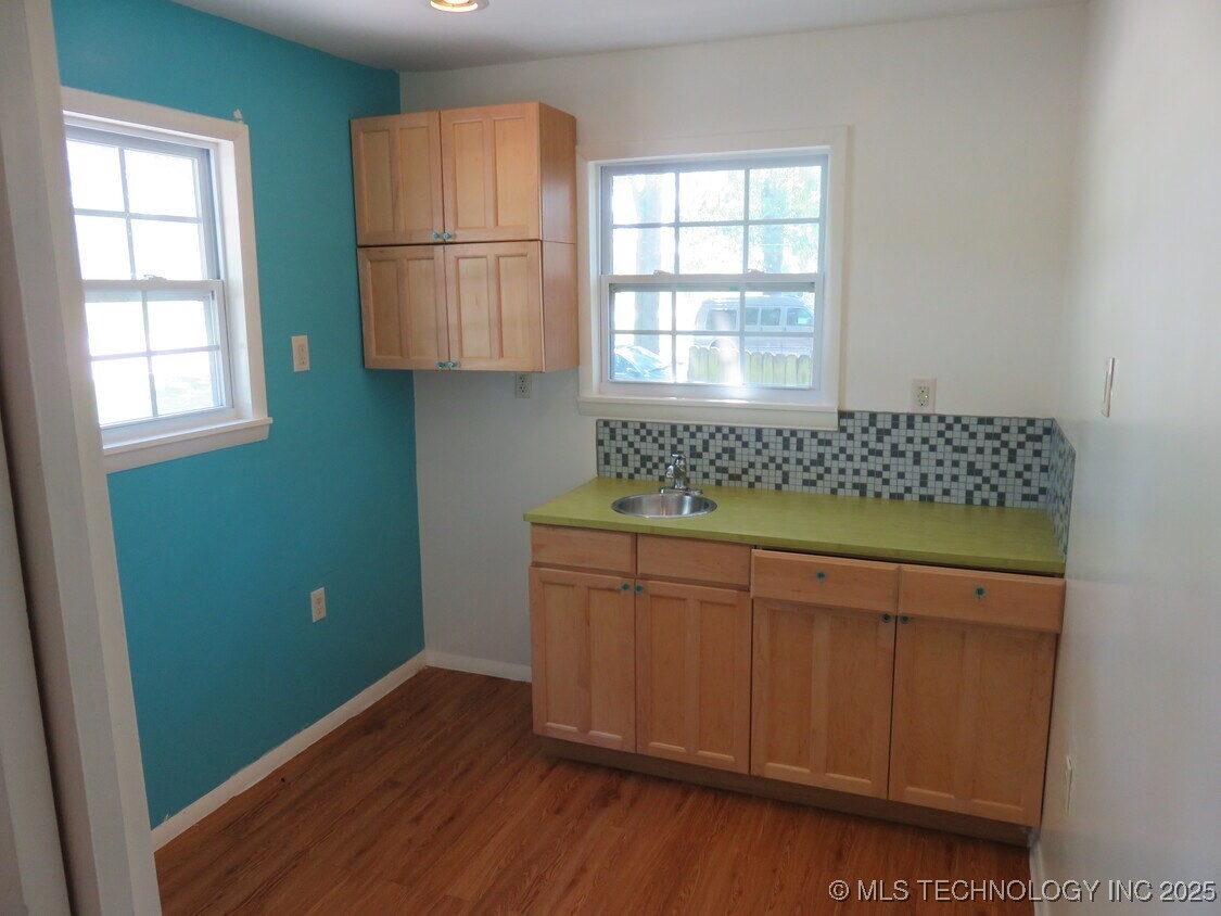 1239 W Main Street Jenks OK 74037