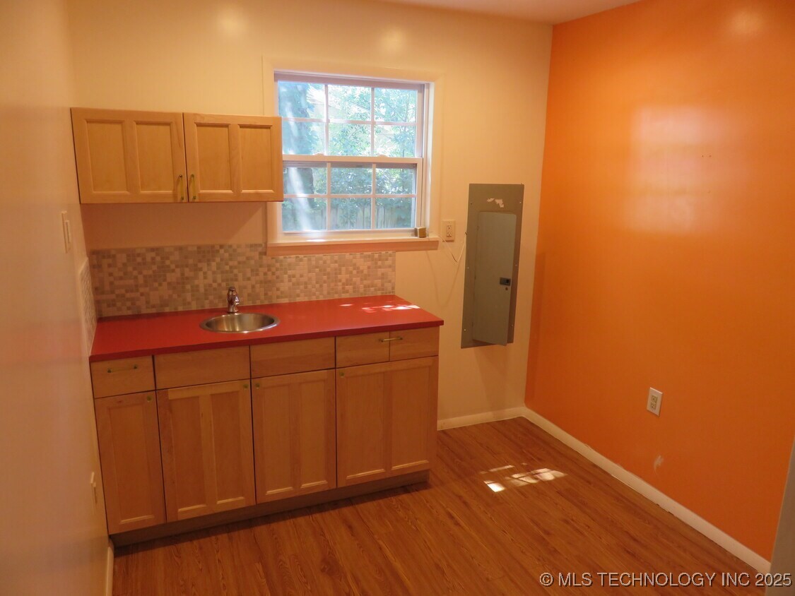 1239 W Main Street Jenks OK 74037