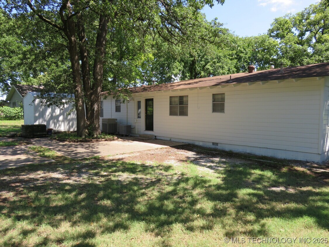 1239 W Main Street Jenks OK 74037