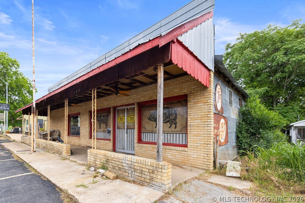 105 N Main Spavinaw OK 74366