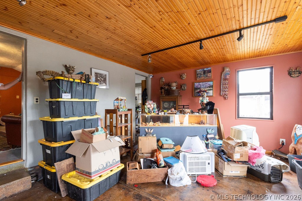 105 N Main Spavinaw OK 74366