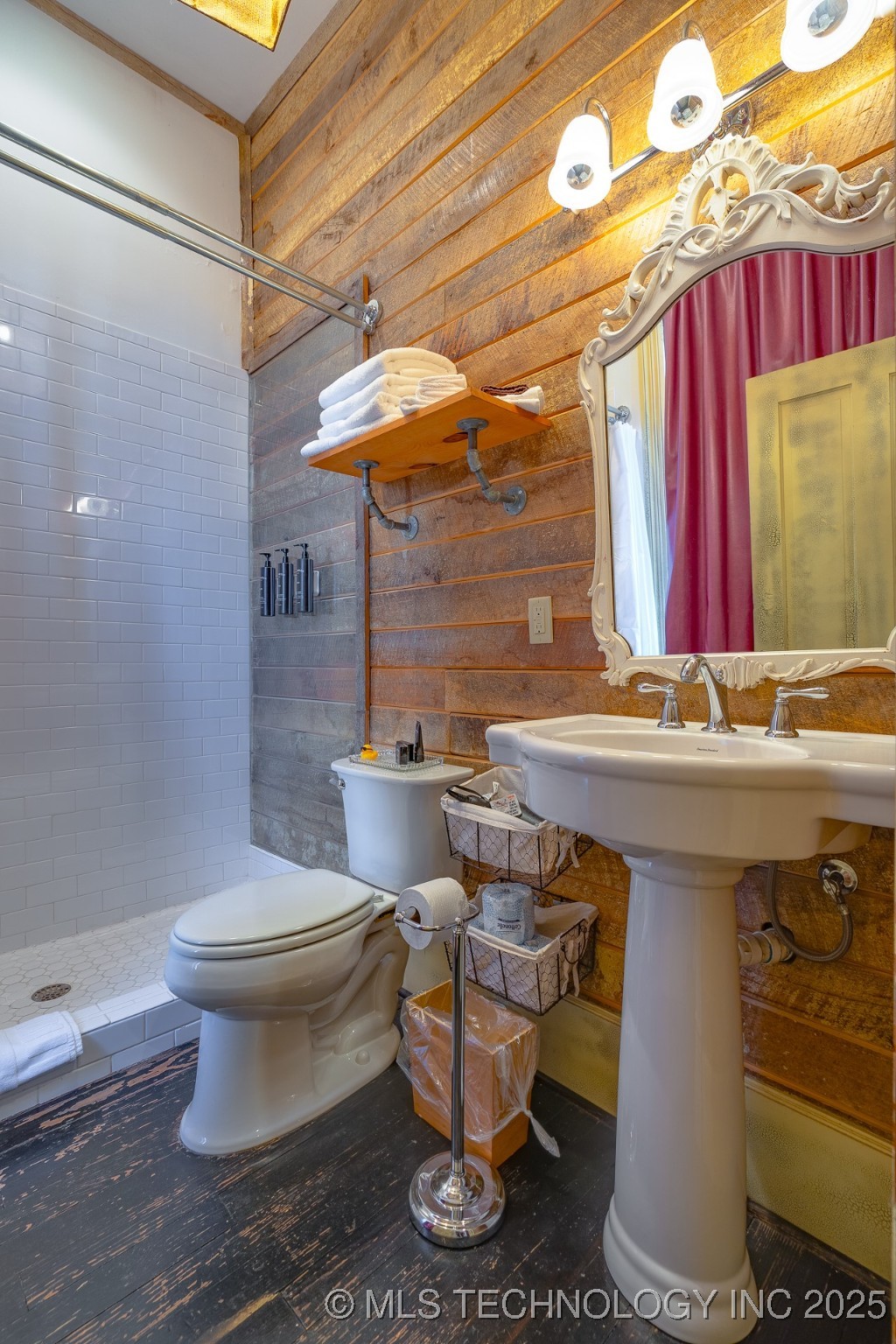 221 W Main Tishomingo OK 73460