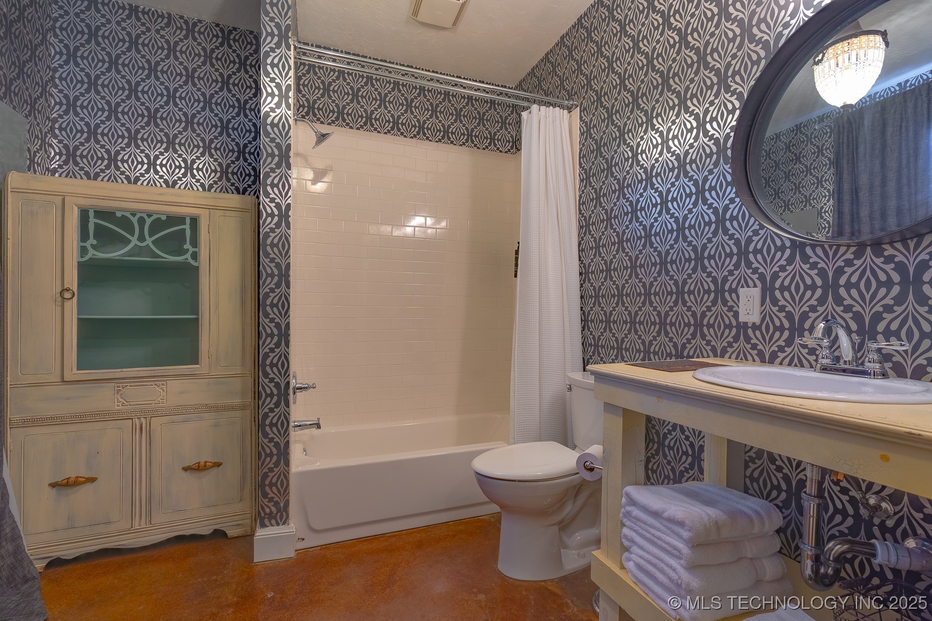 221 W Main Tishomingo OK 73460