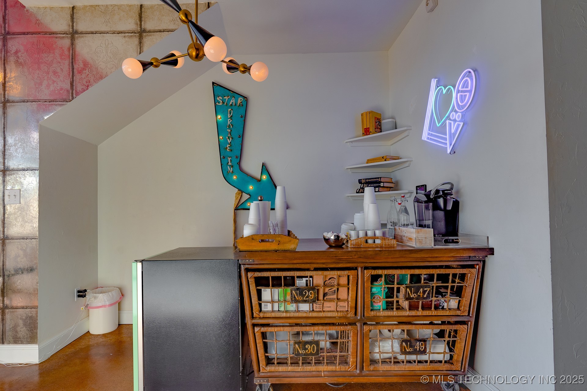 221 W Main Tishomingo OK 73460