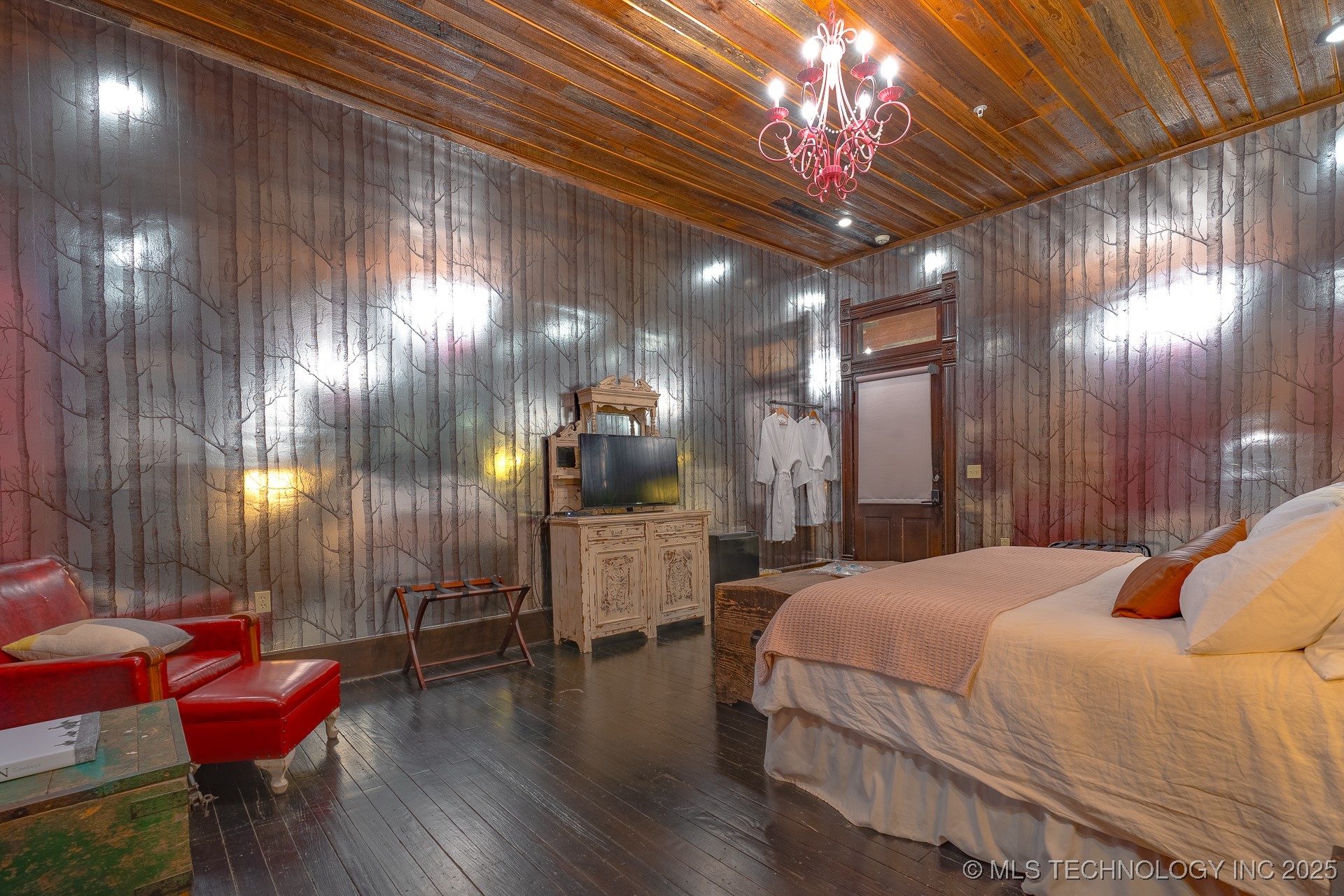 221 W Main Tishomingo OK 73460