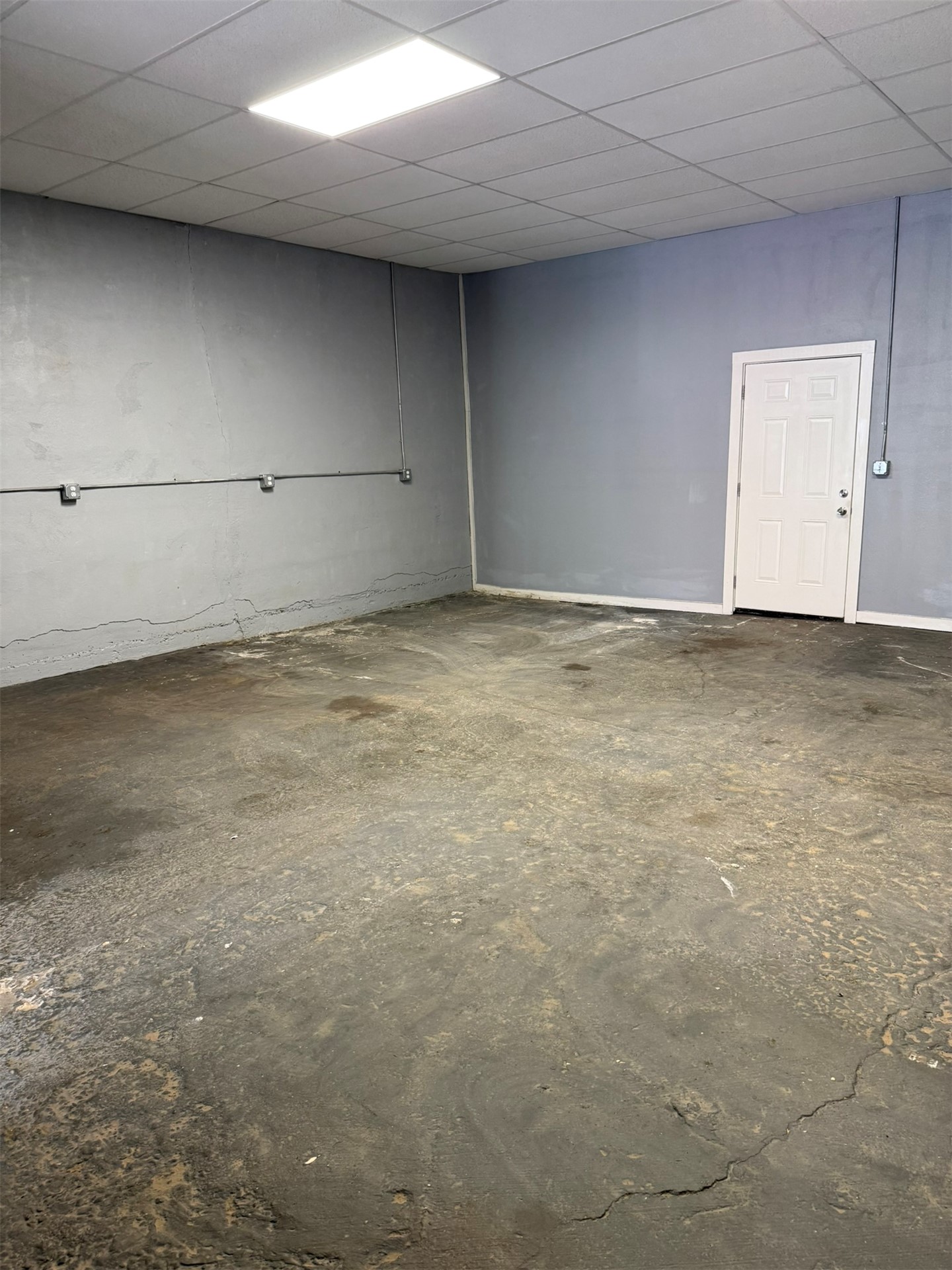 1313 Commercial Avenue Mounds OK 74047