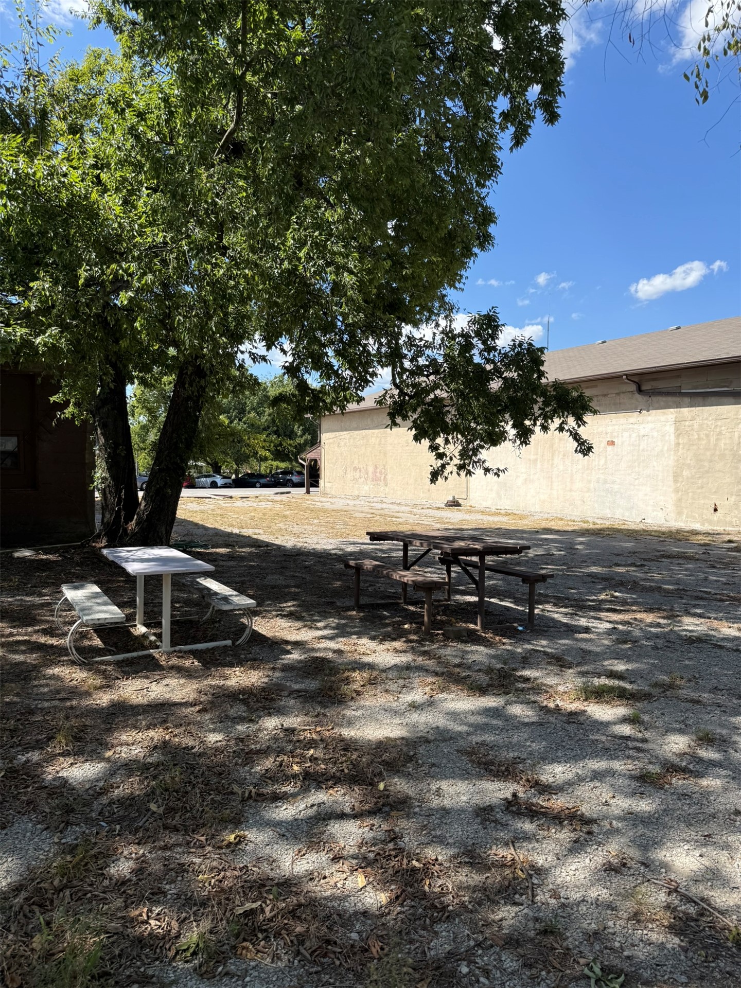 1313 Commercial Avenue Mounds OK 74047