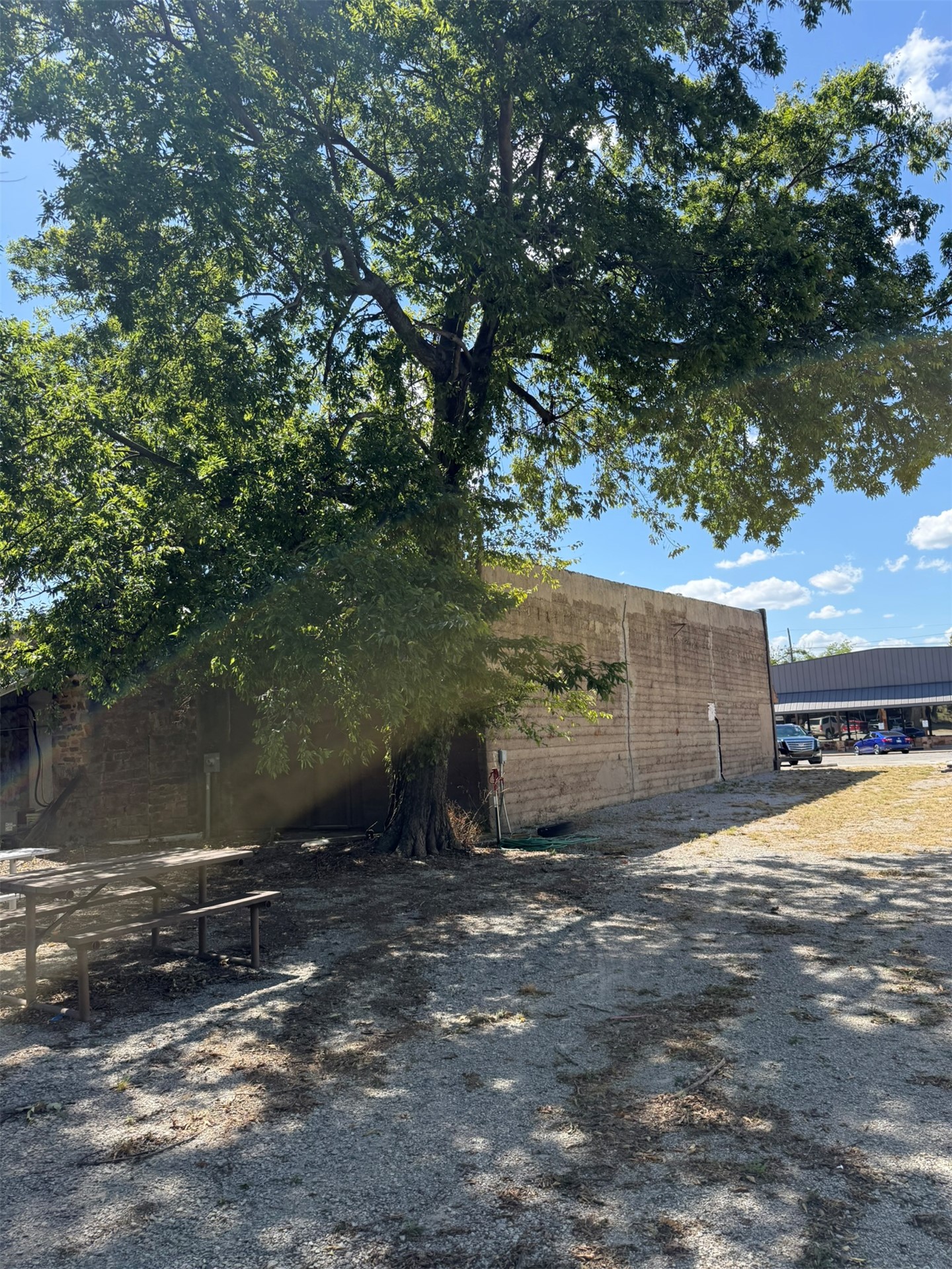 1313 Commercial Avenue Mounds OK 74047