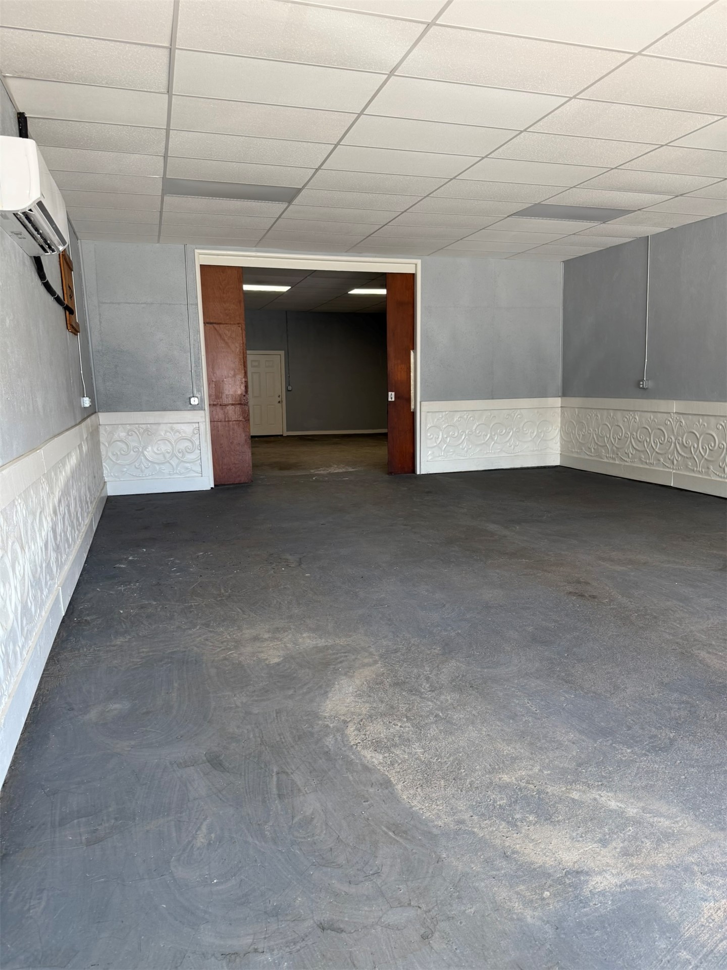 1313 Commercial Avenue Mounds OK 74047