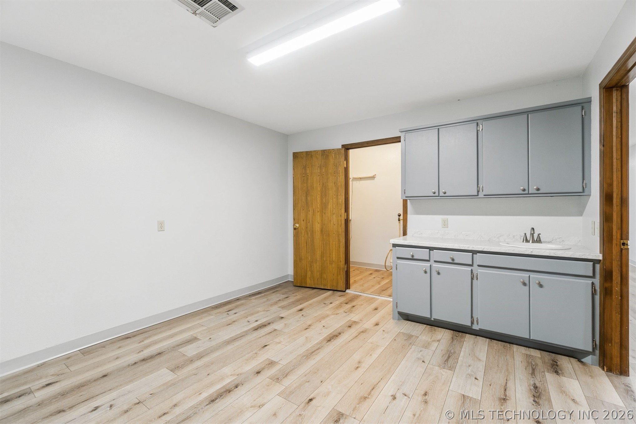 1236 E Main Street Cushing OK 74023