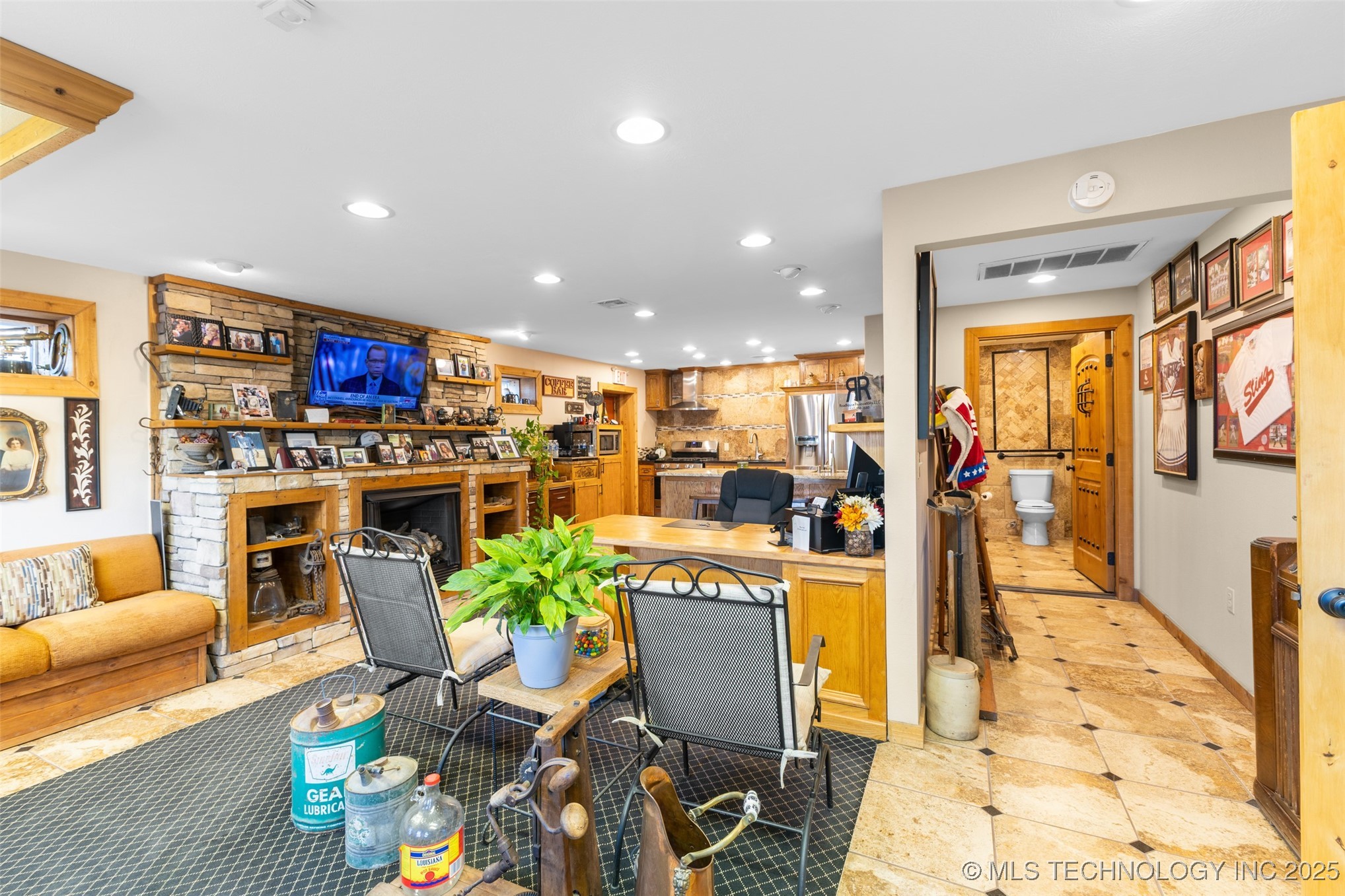 723 N Oak Ada OK 74820