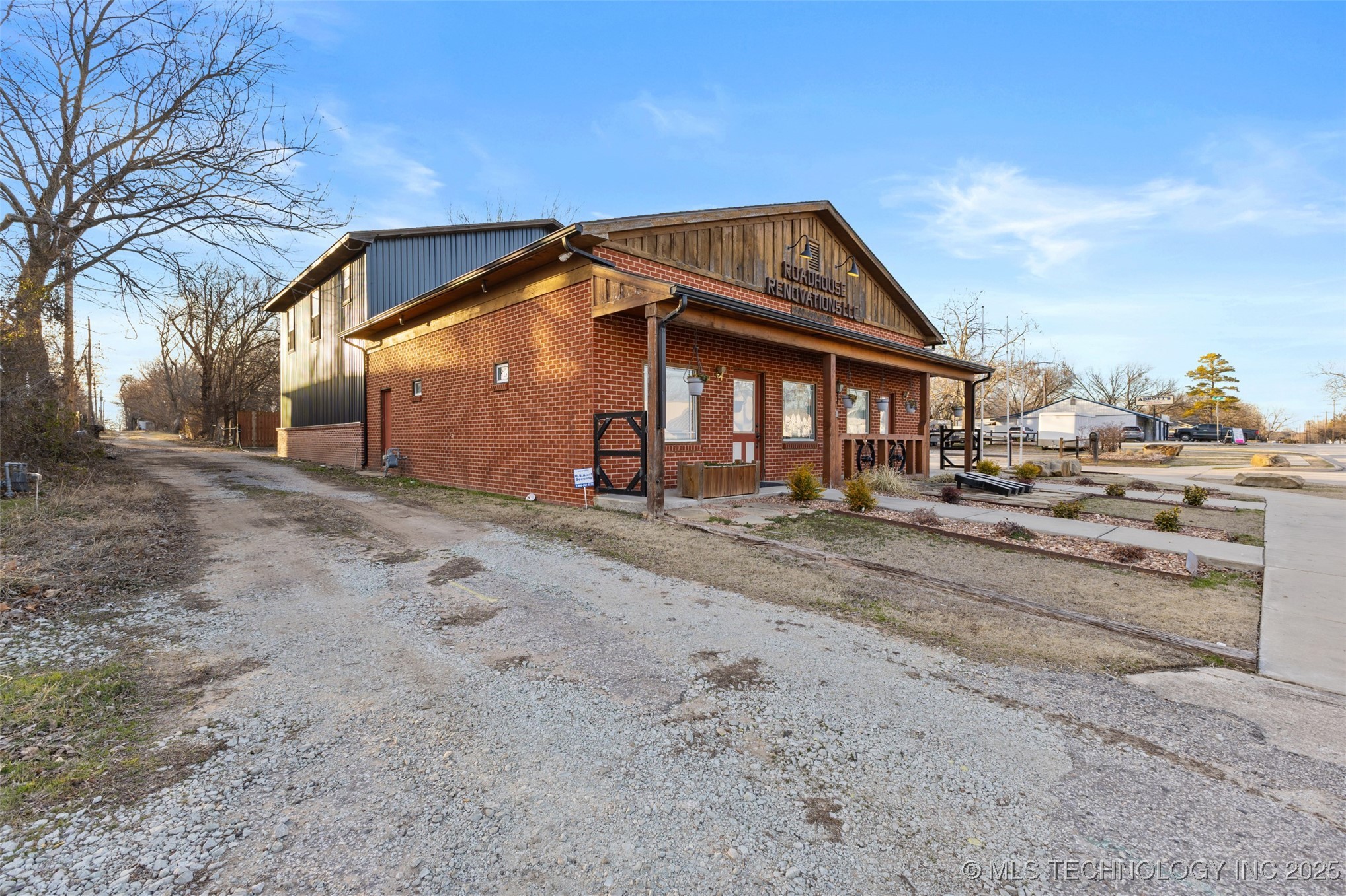 723 N Oak Ada OK 74820