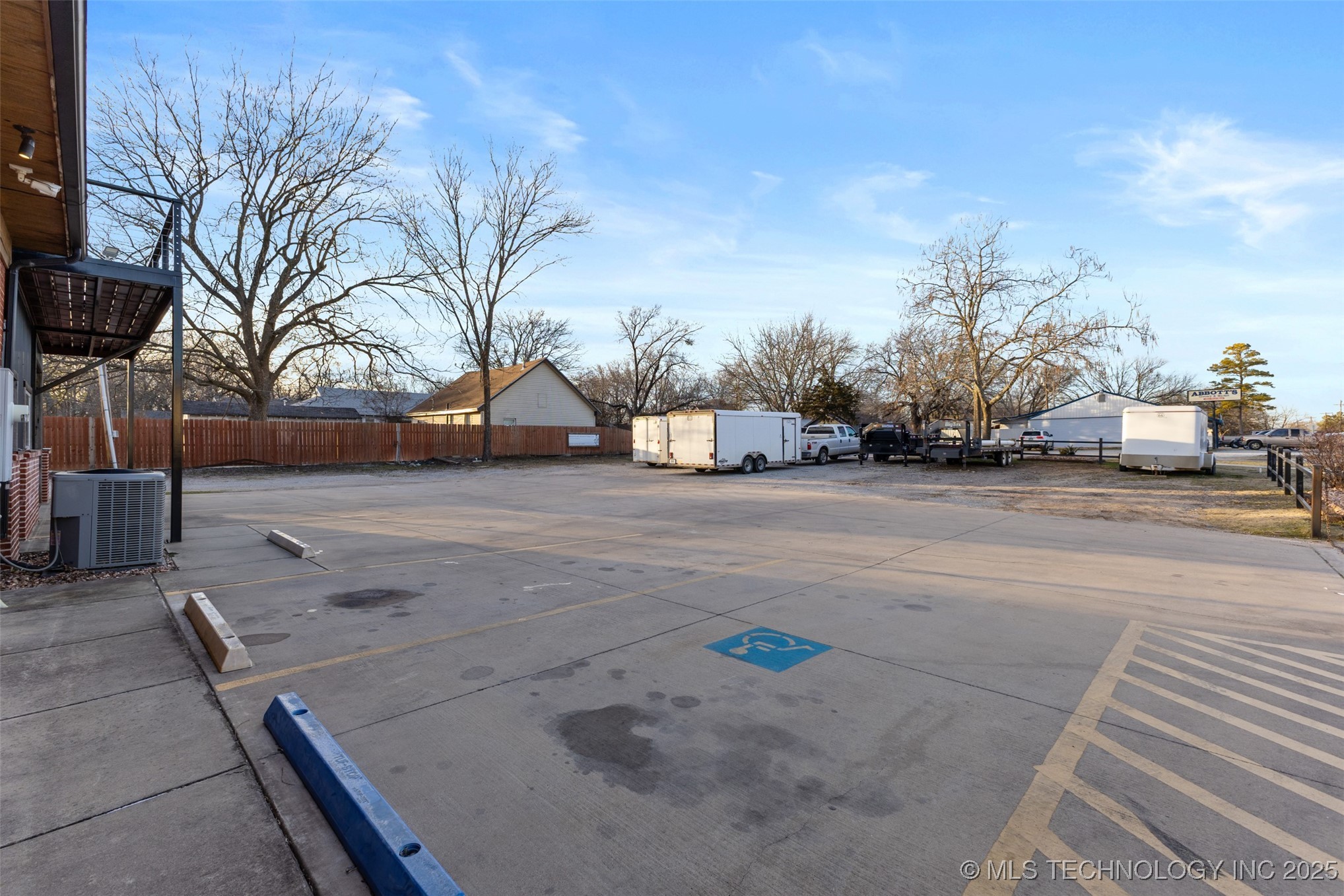 723 N Oak Ada OK 74820