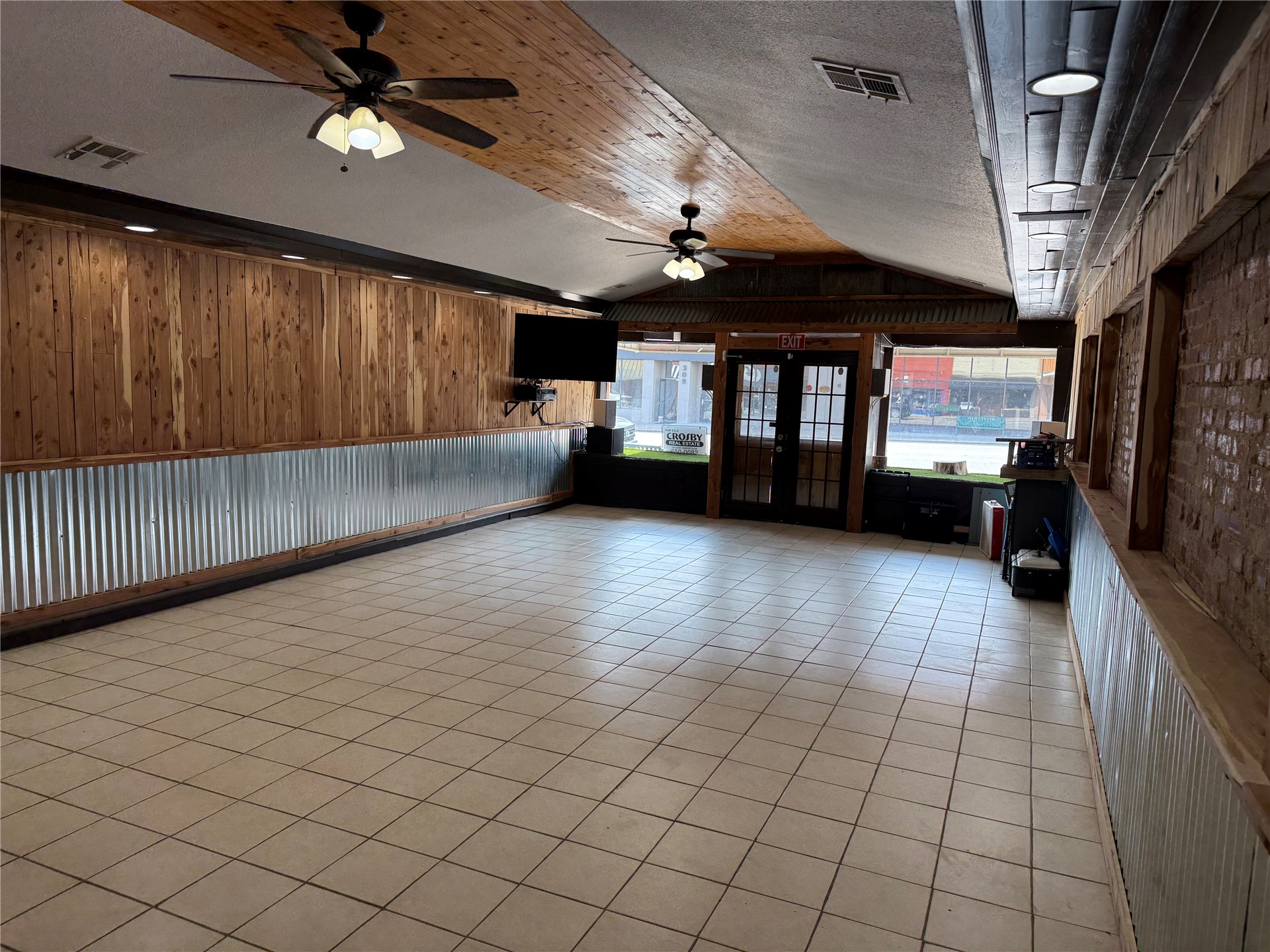314 W Main Street Henryetta OK 74437