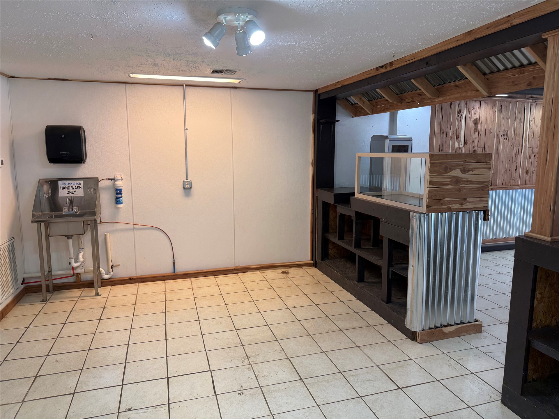 314 W Main Street Henryetta OK 74437