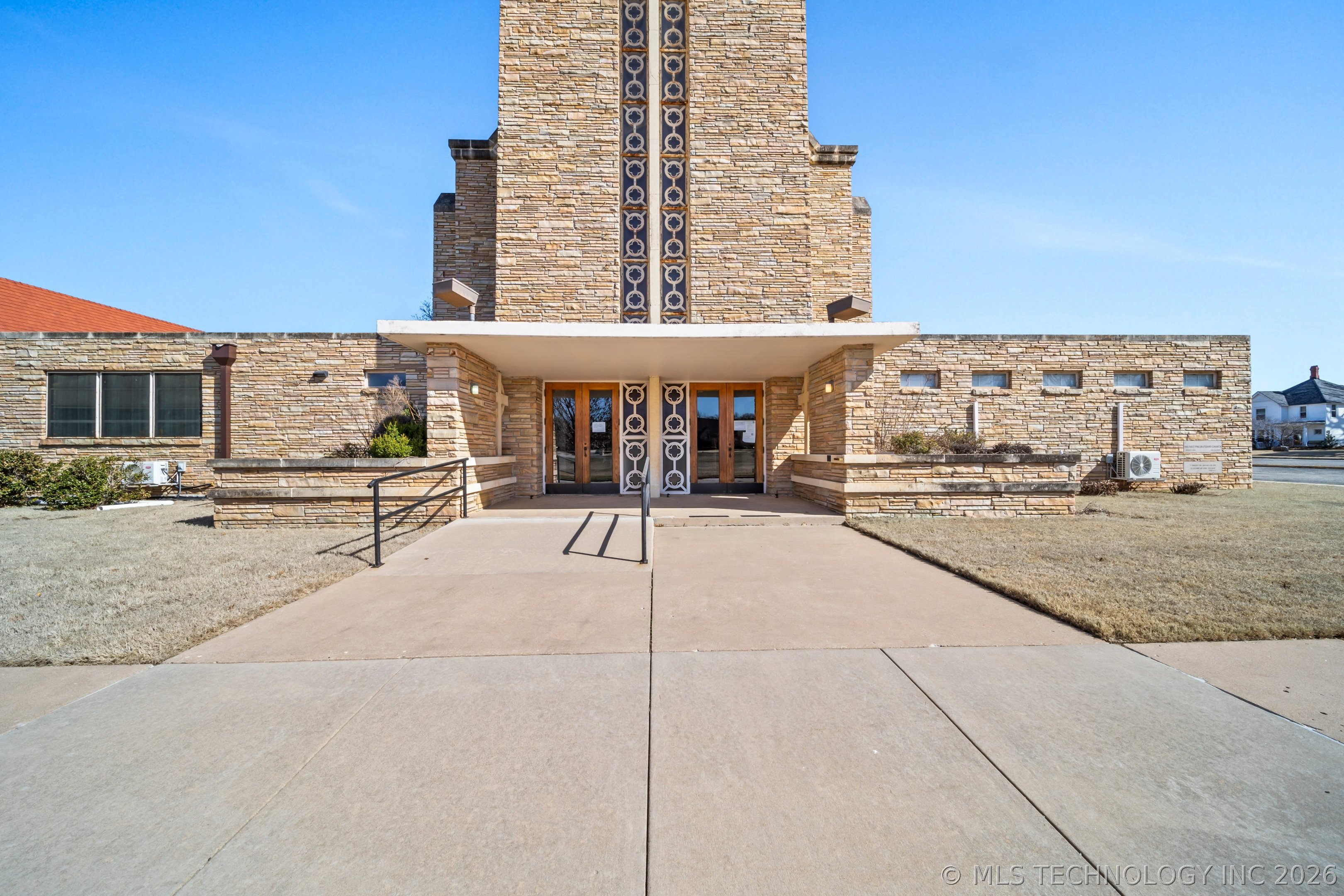 1505 E Grand Avenue Ponca City OK 74604