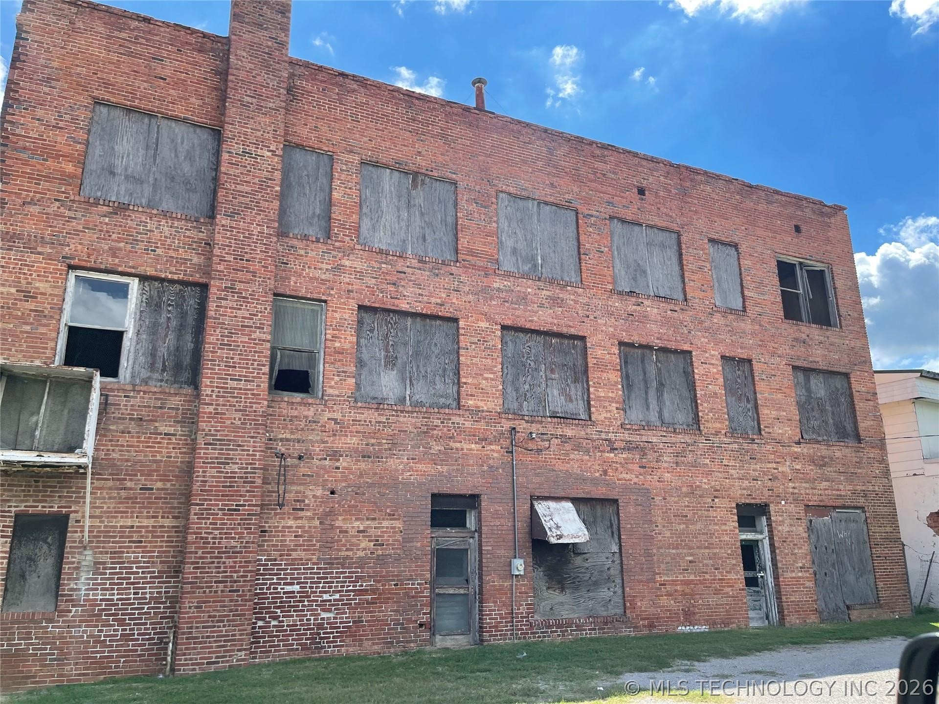 127 N Washington Street Ardmore OK 73401