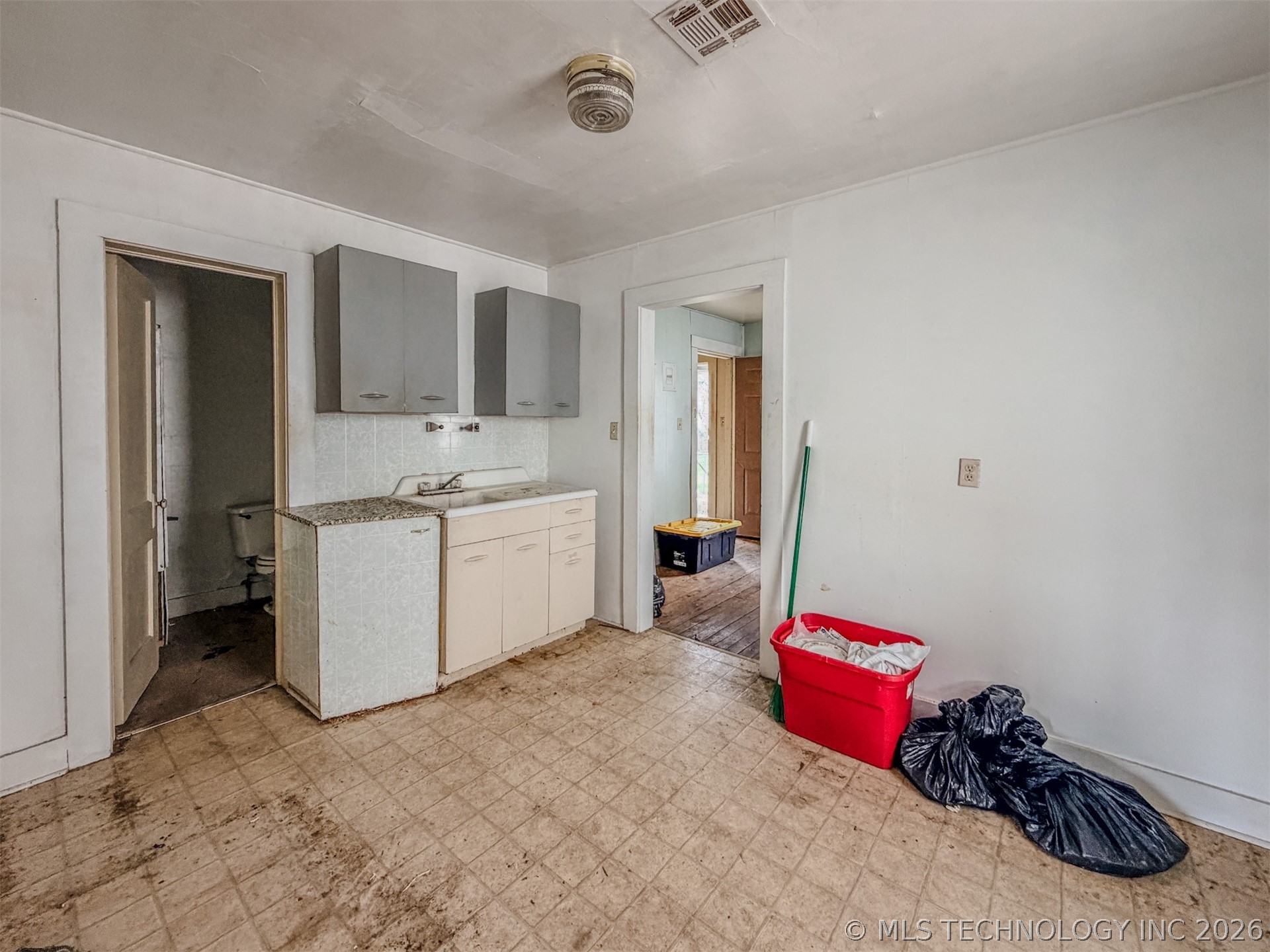 526 S Muskogee Avenue Tahlequah OK 74464
