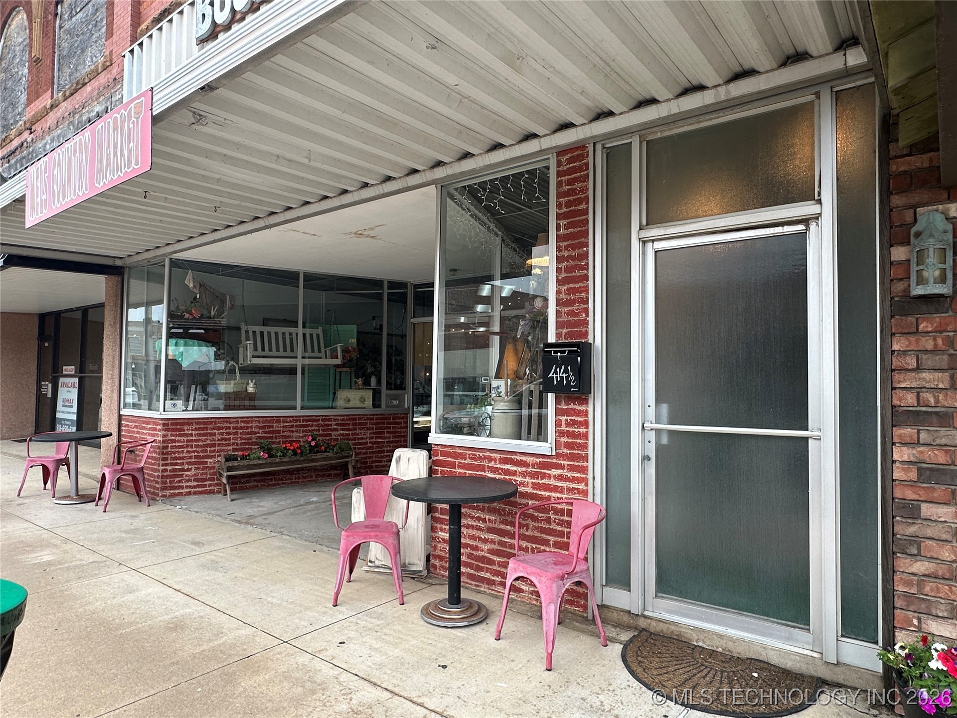 414 W Main Street Henryetta OK 74437