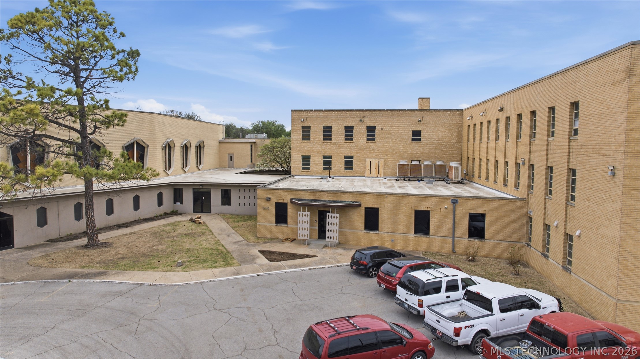 1915 E 3rd Street Tulsa OK 74104
