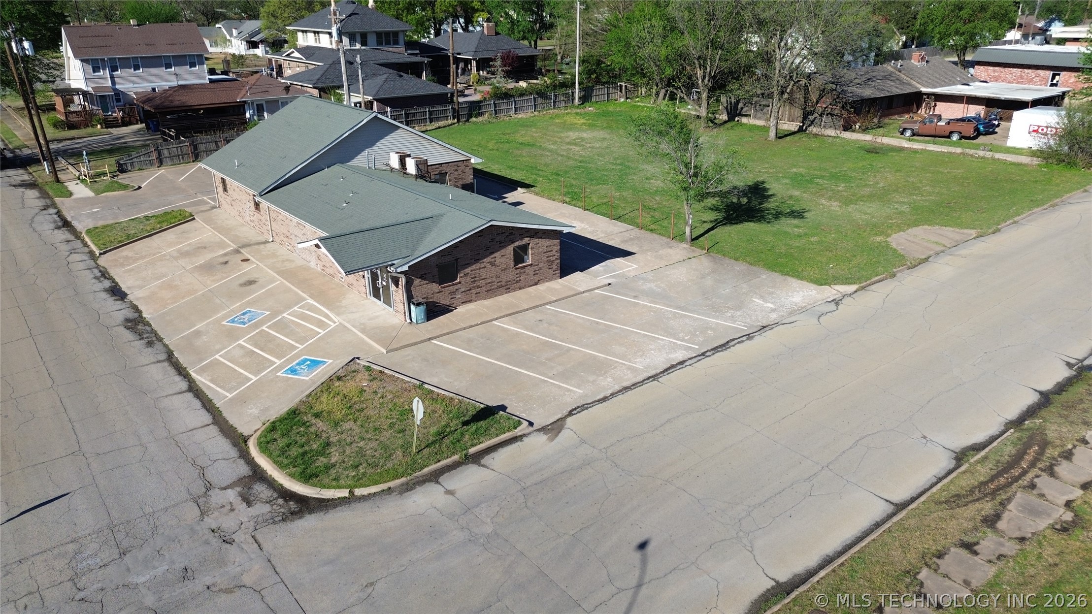 1002 E Cherry Street Cushing OK 74023