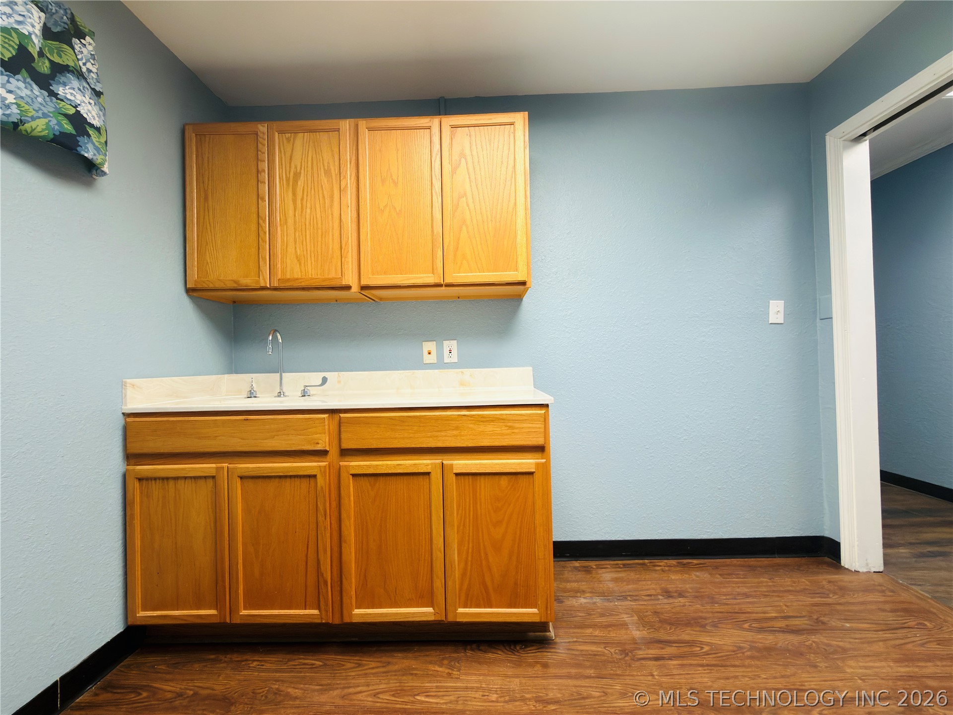 1002 E Cherry Street Cushing OK 74023