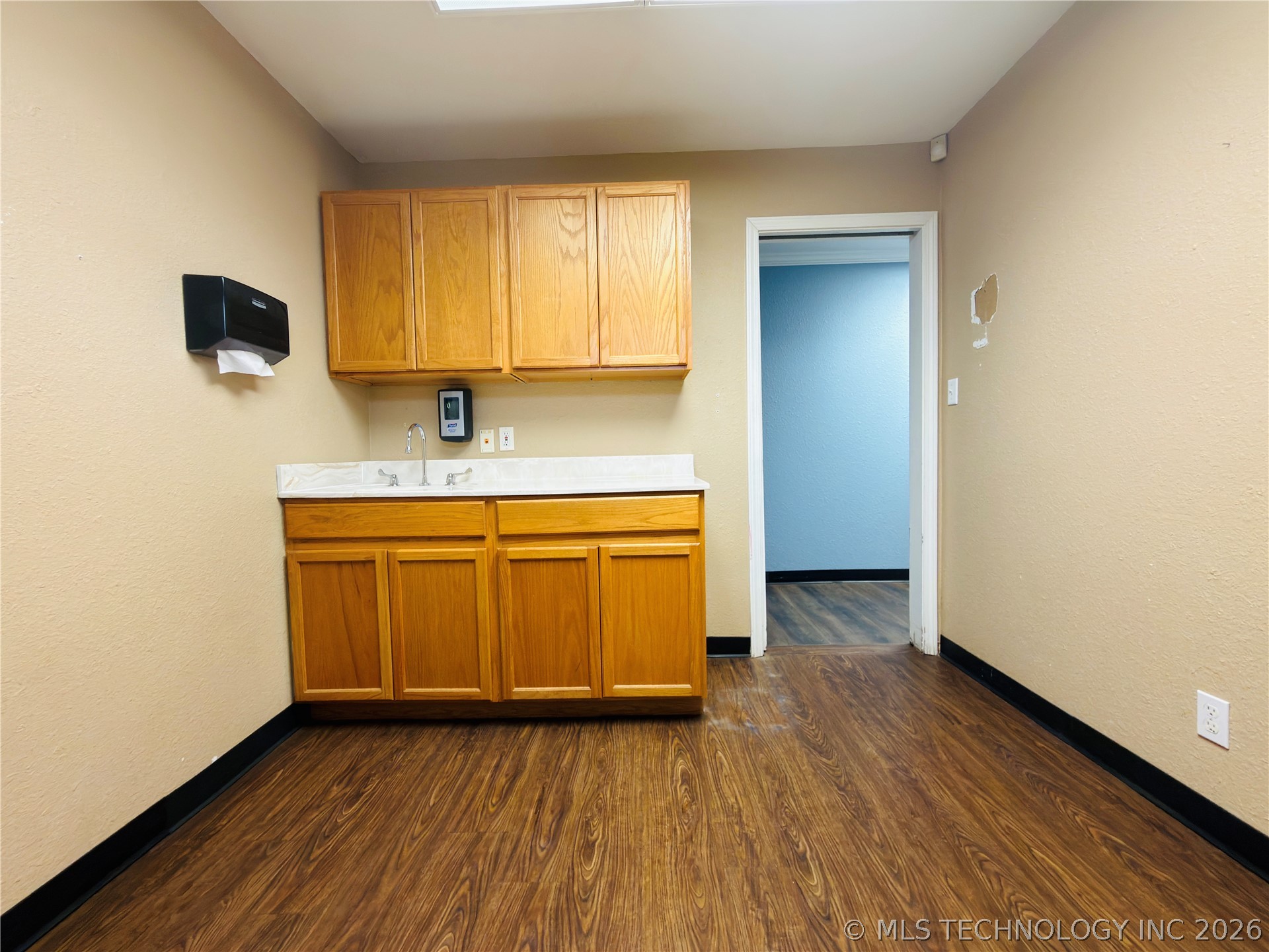 1002 E Cherry Street Cushing OK 74023