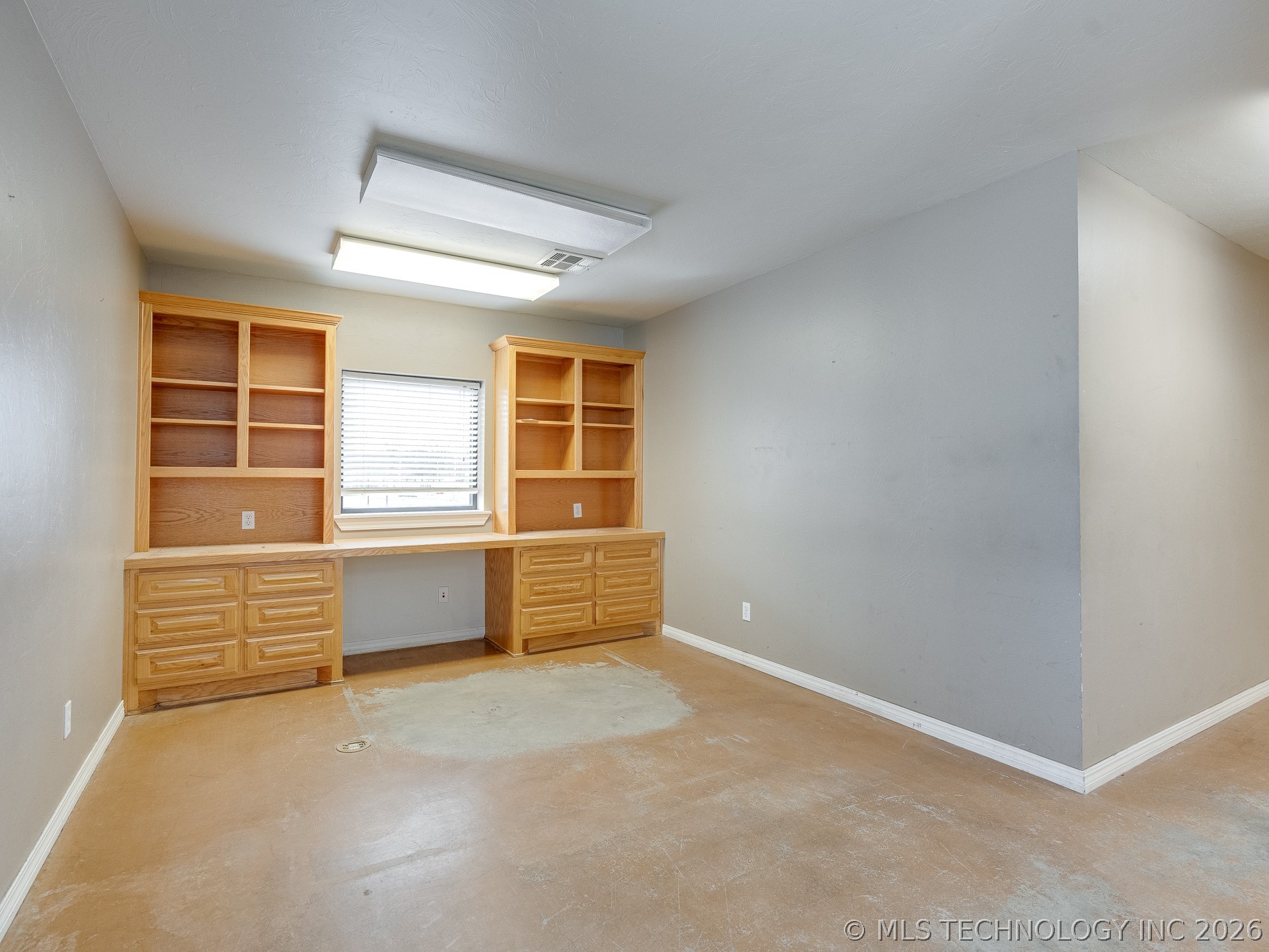 122 N Hickory Street Roff OK 74865
