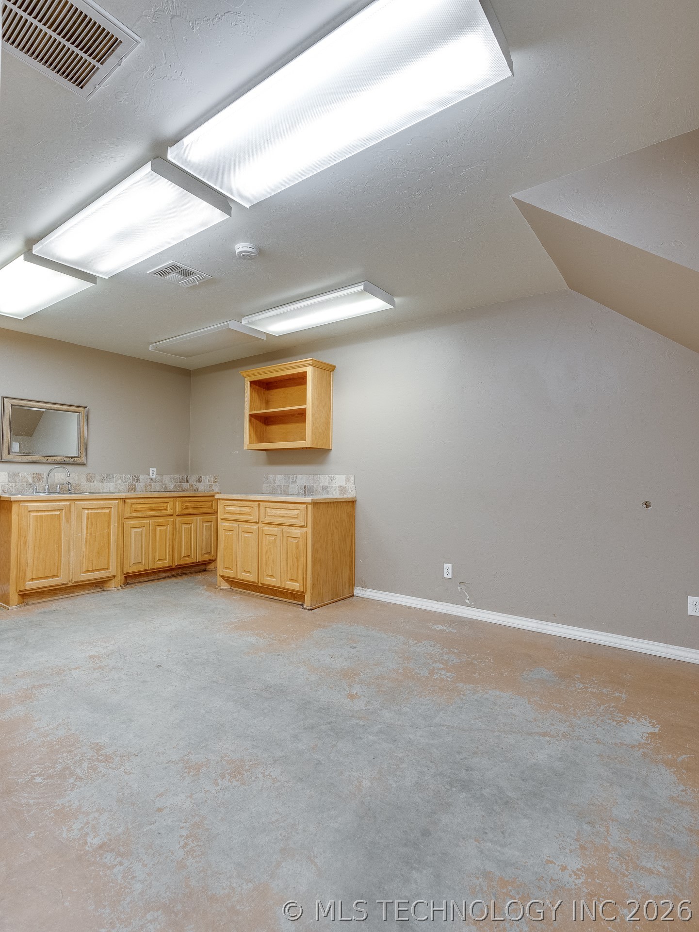 122 N Hickory Street Roff OK 74865