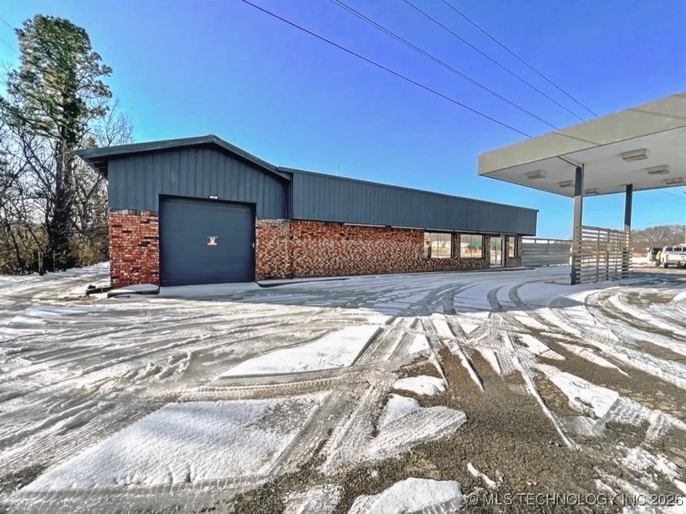 918 W Main Street Hulbert OK 74441