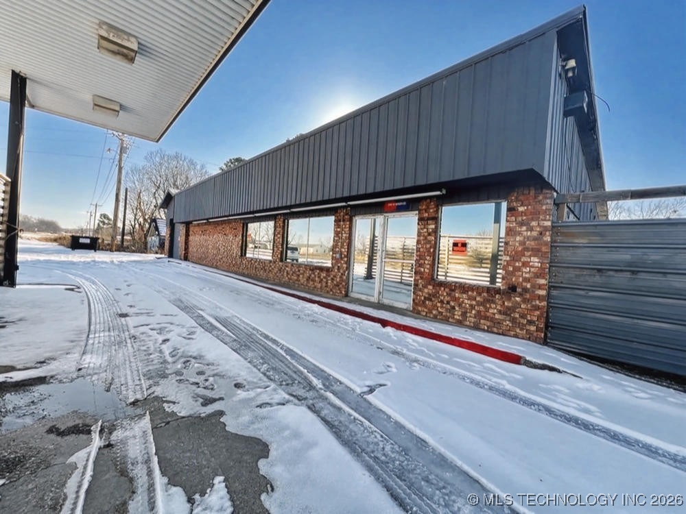 918 W Main Street Hulbert OK 74441