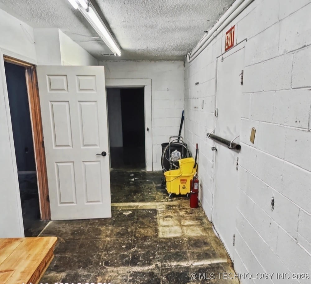 918 W Main Street Hulbert OK 74441