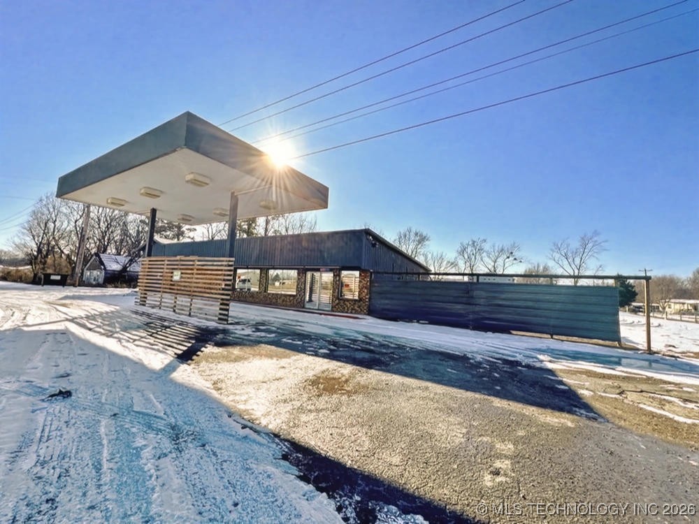 918 W Main Street Hulbert OK 74441