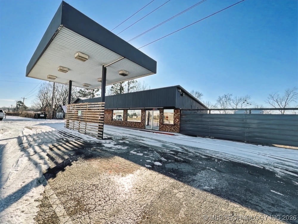 918 W Main Street Hulbert OK 74441