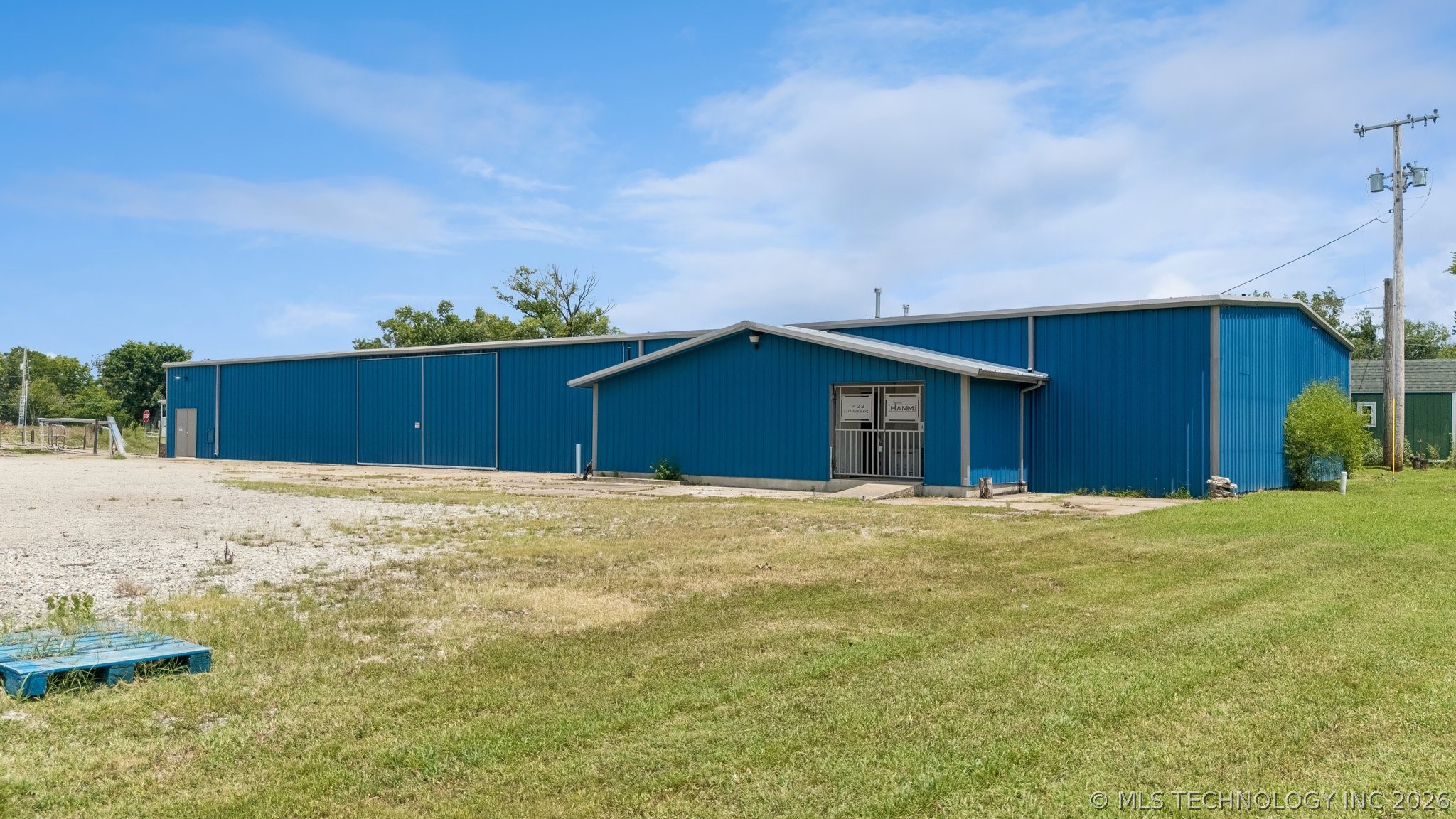 1422 E Fairview Street Nowata OK 74048