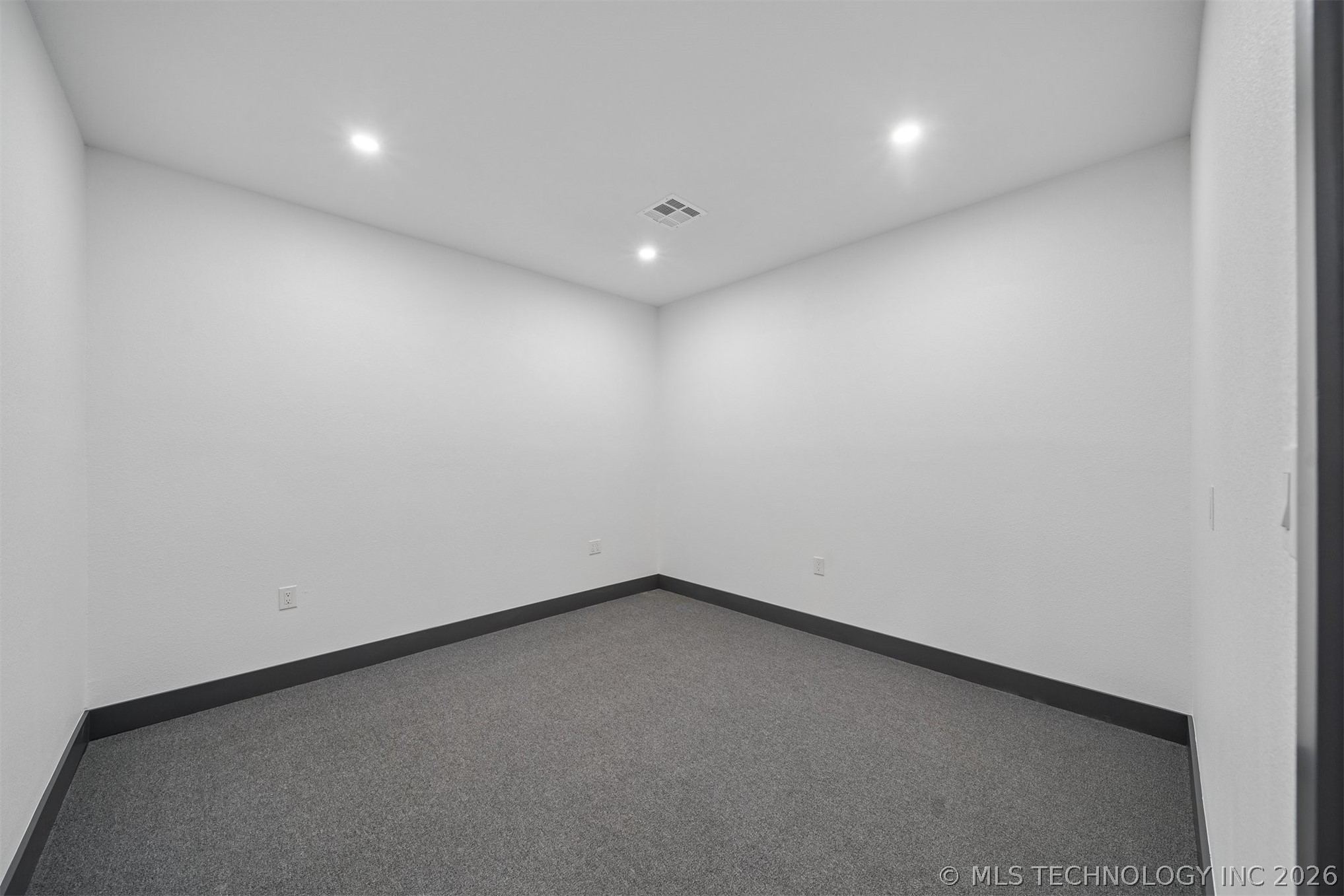 1422 E Fairview Street Nowata OK 74048